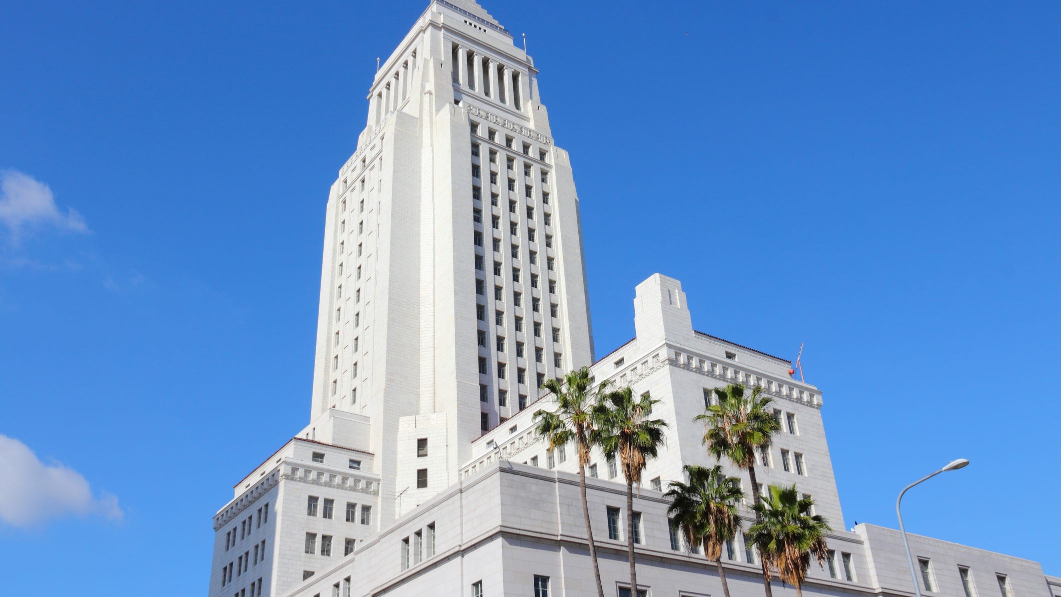 L.A. City Council to return to virtual meetings amid COVID surge