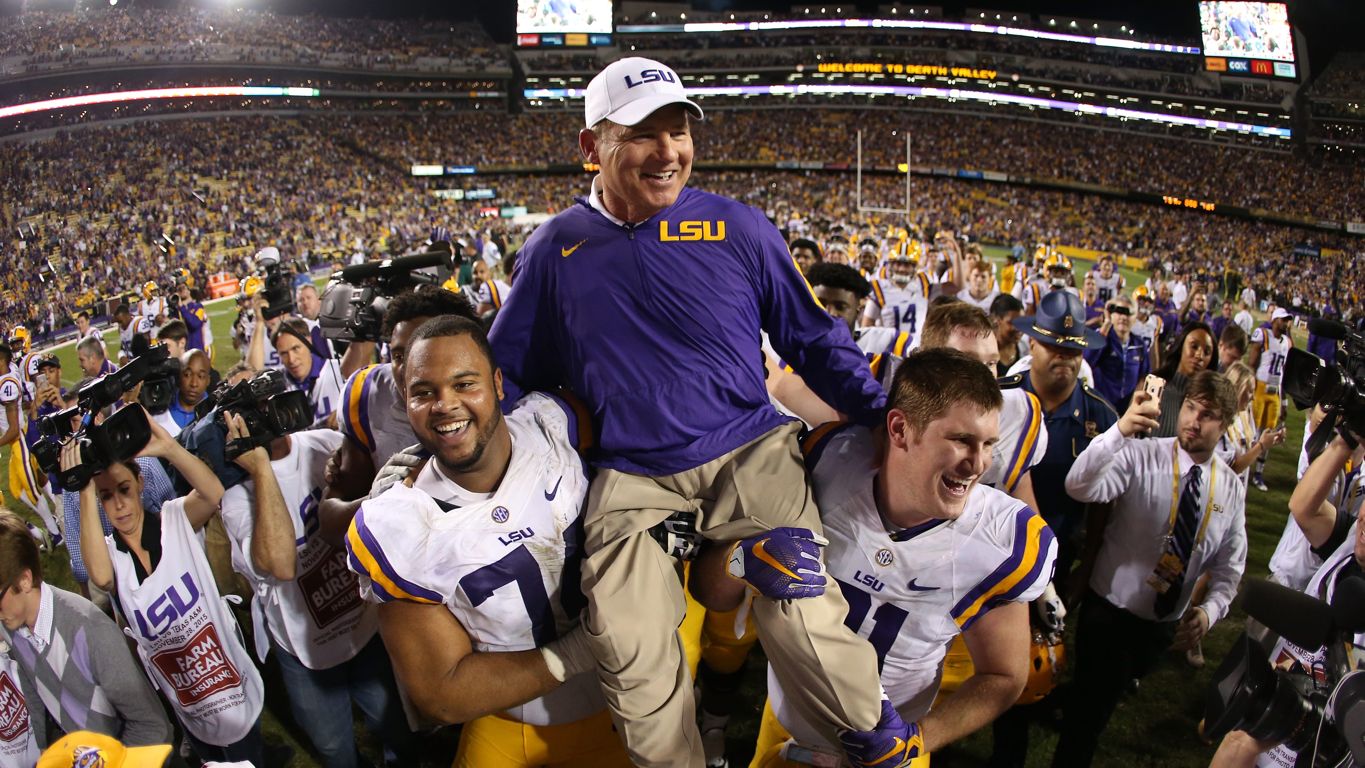 Former LSU coach Les Miles tests positive for COVID