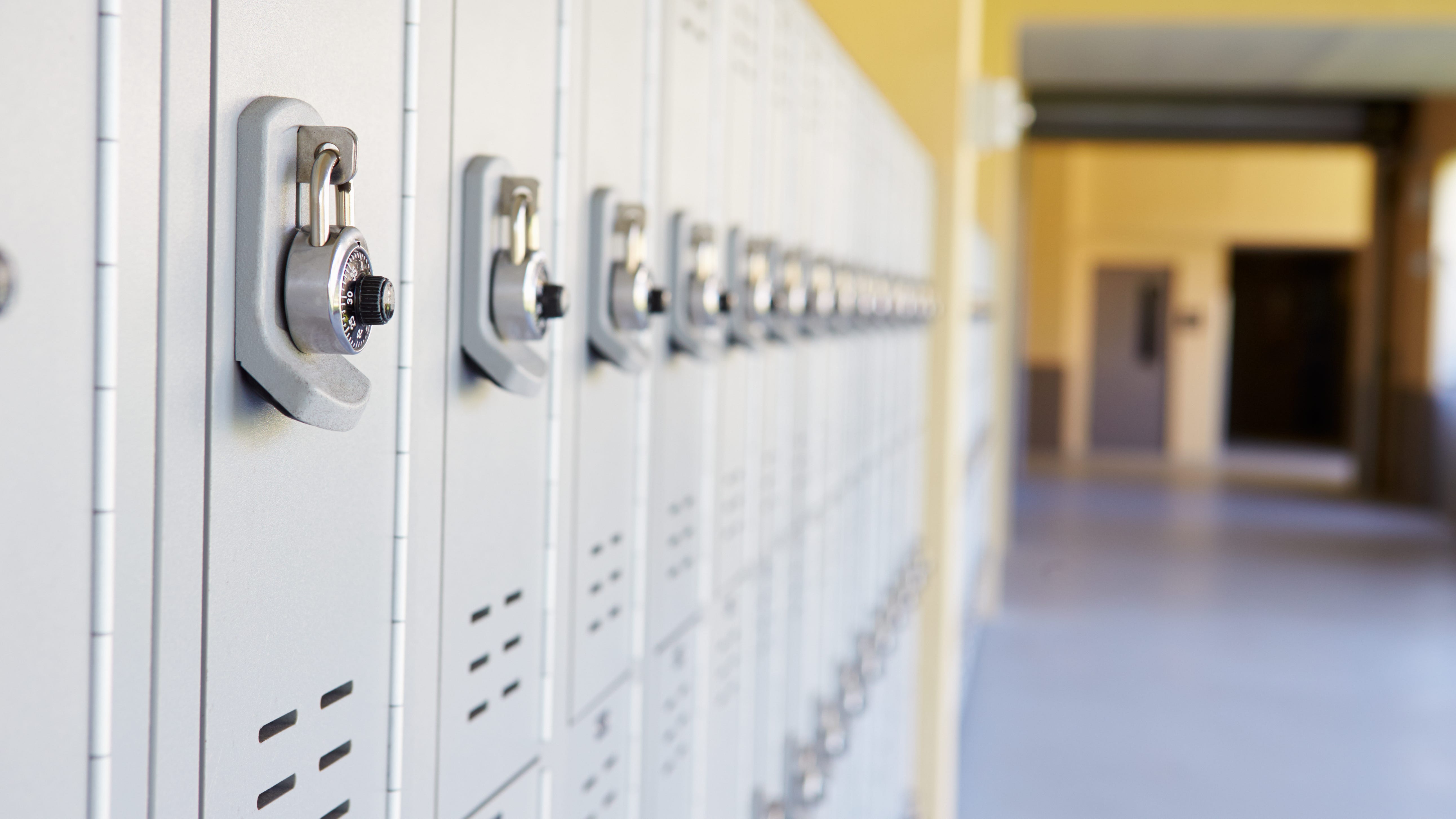 UPDATE: Glenbard West HS reopens after morning bomb threat