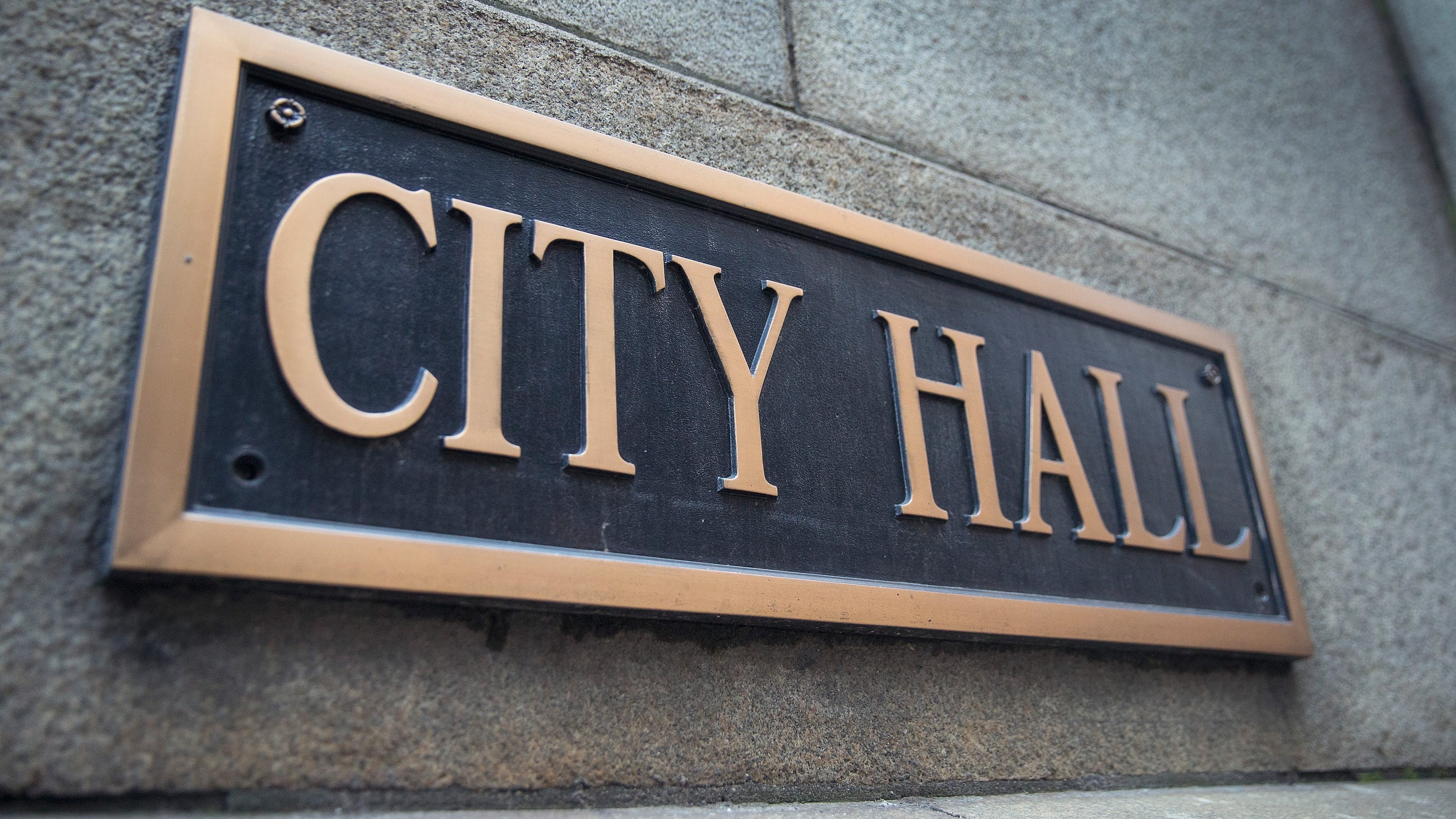 Despite criticism, approval of Lightfoot's gas card program clears first hurdle in city council