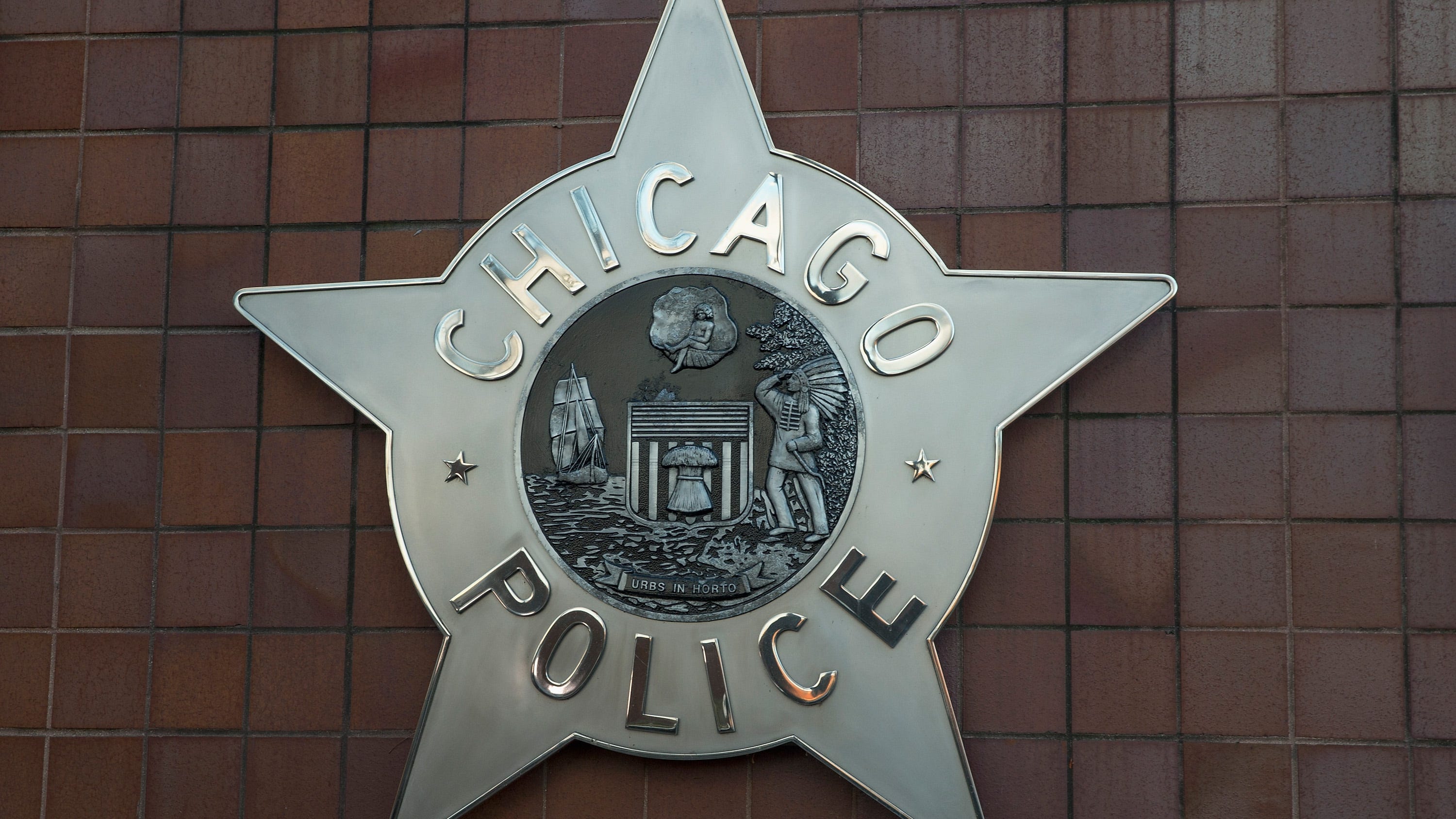 Chicago police report 6 armed robberies in just over an hour on West Side