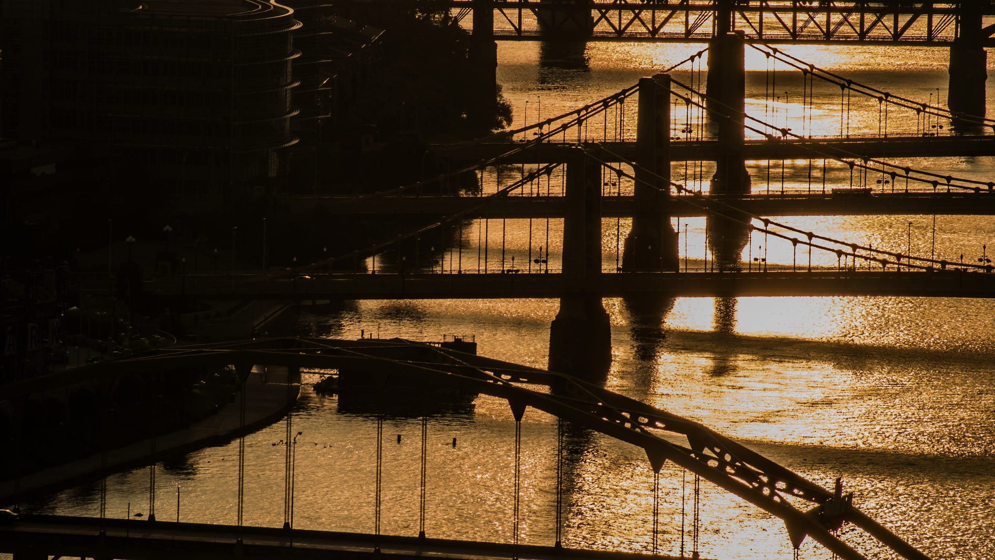 Plan for bridge tolls in PA could cost drivers $1,000 a year, $5,000 a year for trucking companies