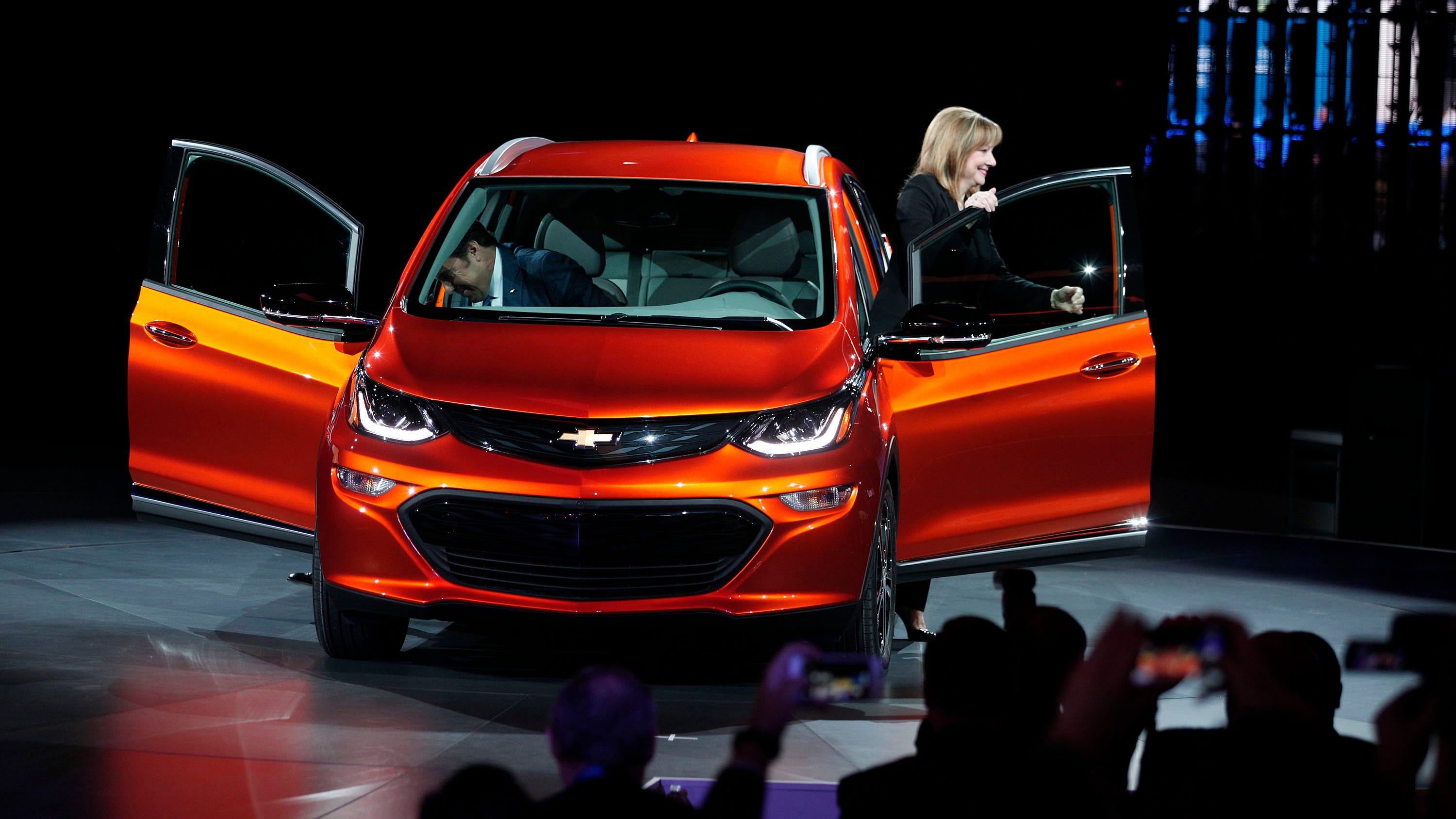 GM recalls all Chevy Bolts due to battery fire risks