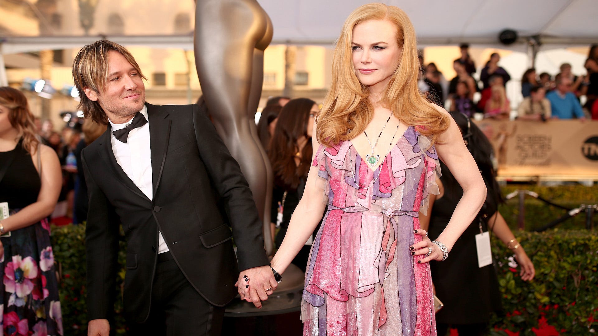 Nicole Kidman gets in character to help Keith Urban promote new song 'Crimson Blue'