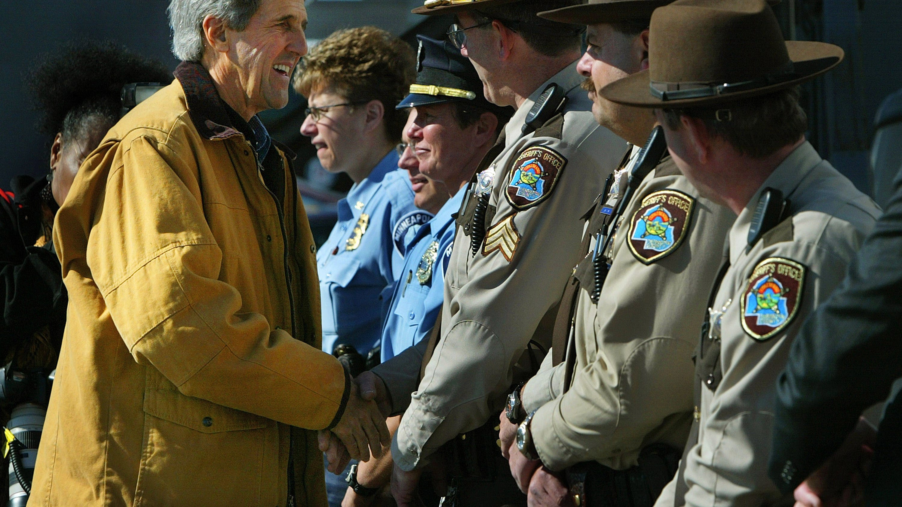 Minnesota State Troopers look to fill open spots, searching for more female troopers