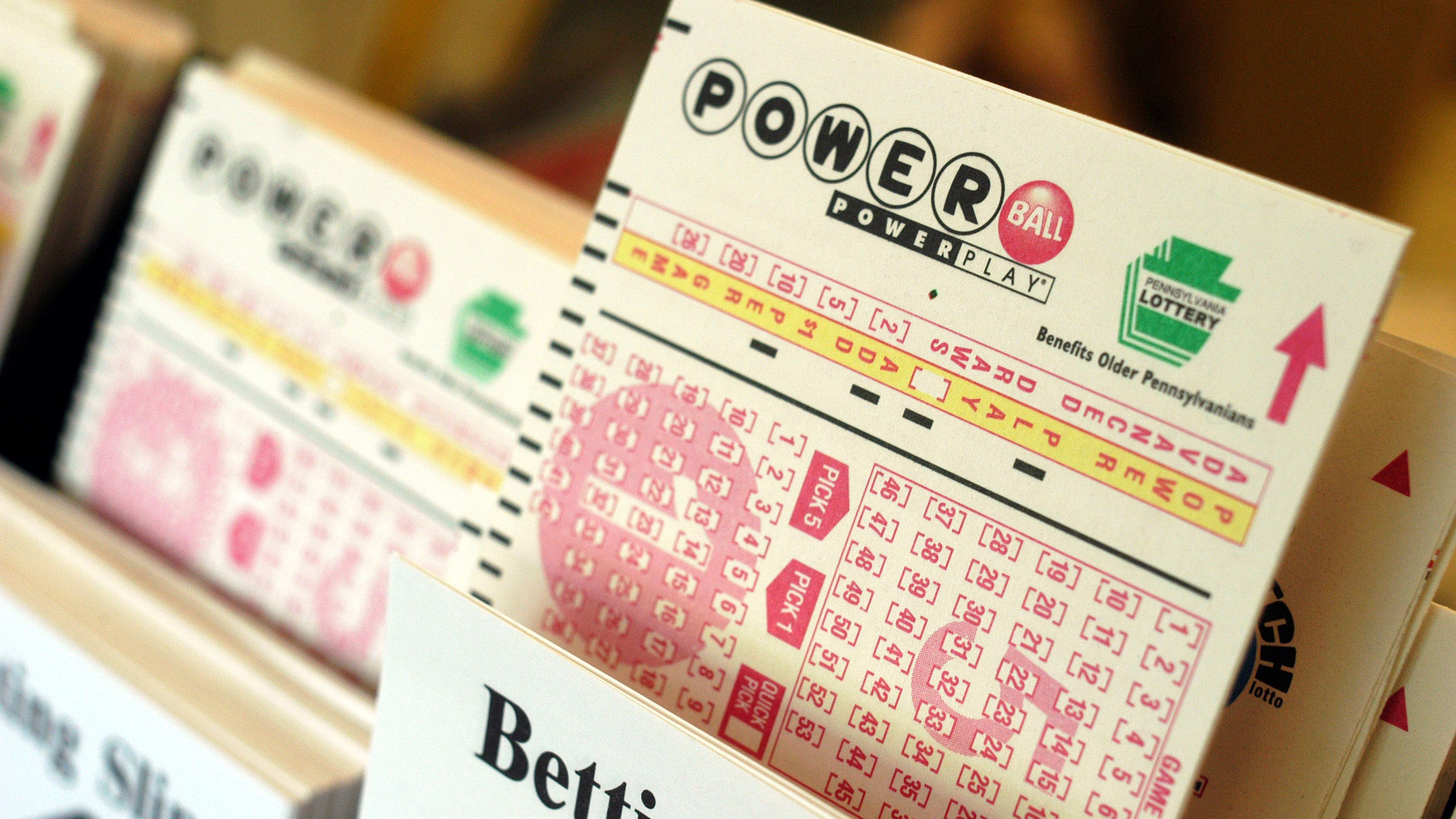 Powerball jackpot climbs over $500M for Monday night’s drawing