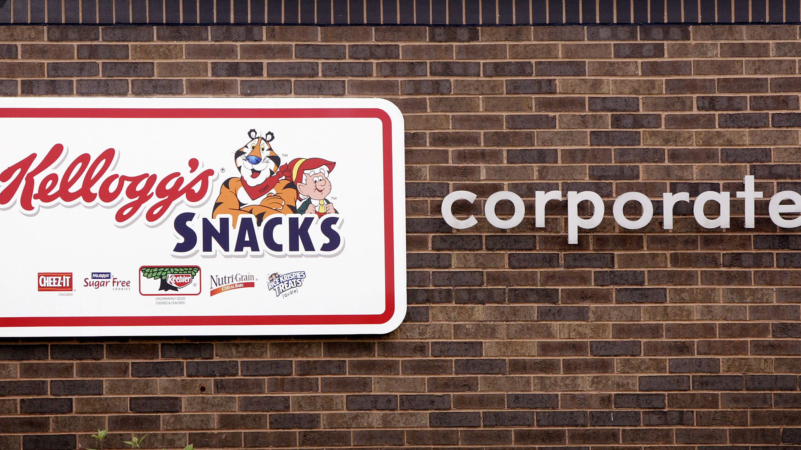 Kellogg Company workers go on strike in Battle Creek following failed contract negotiations