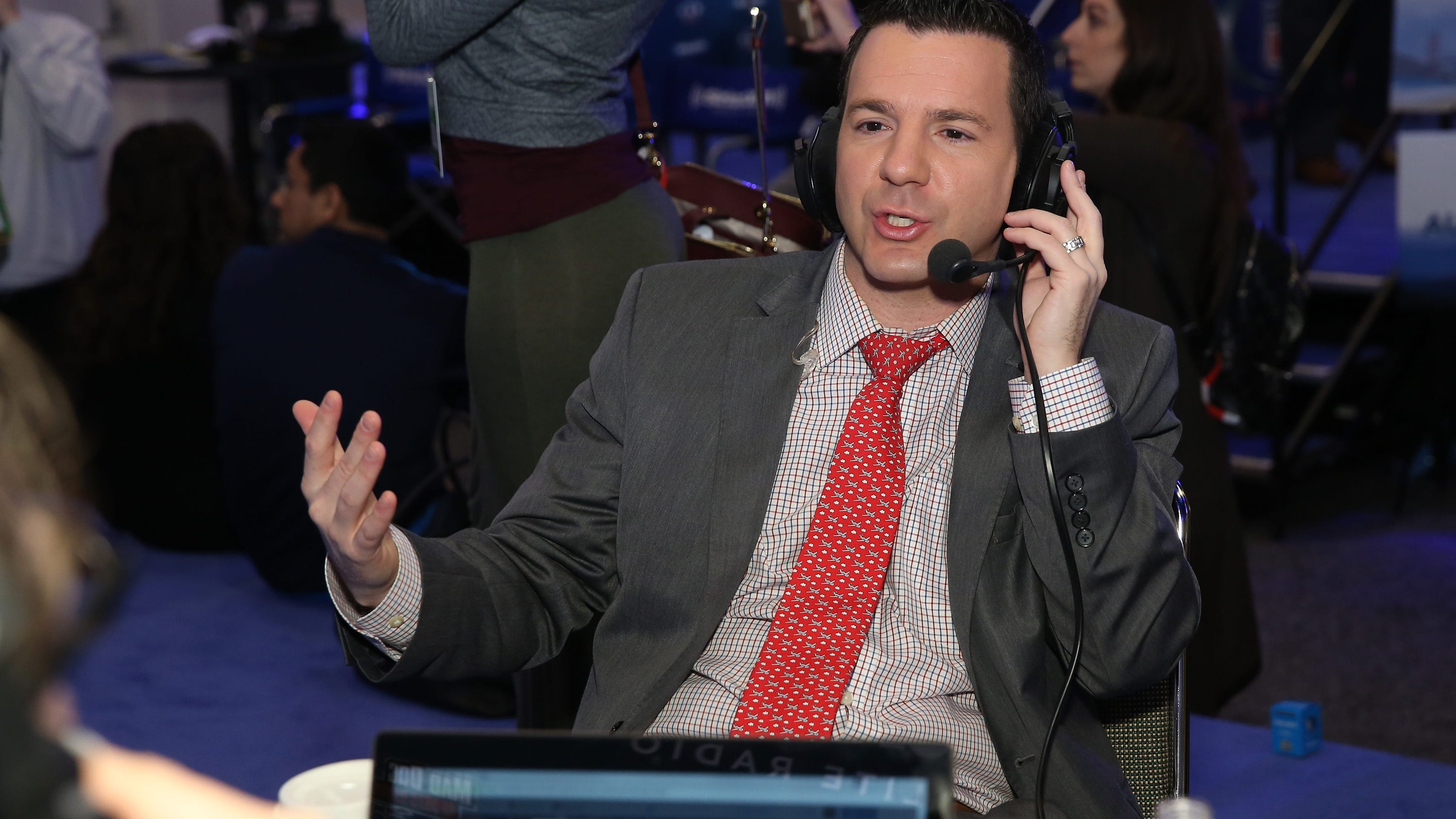 Pat McAfee clowns Ian Rapoport after getting ‘dunked on’ by J.K. Dobbins