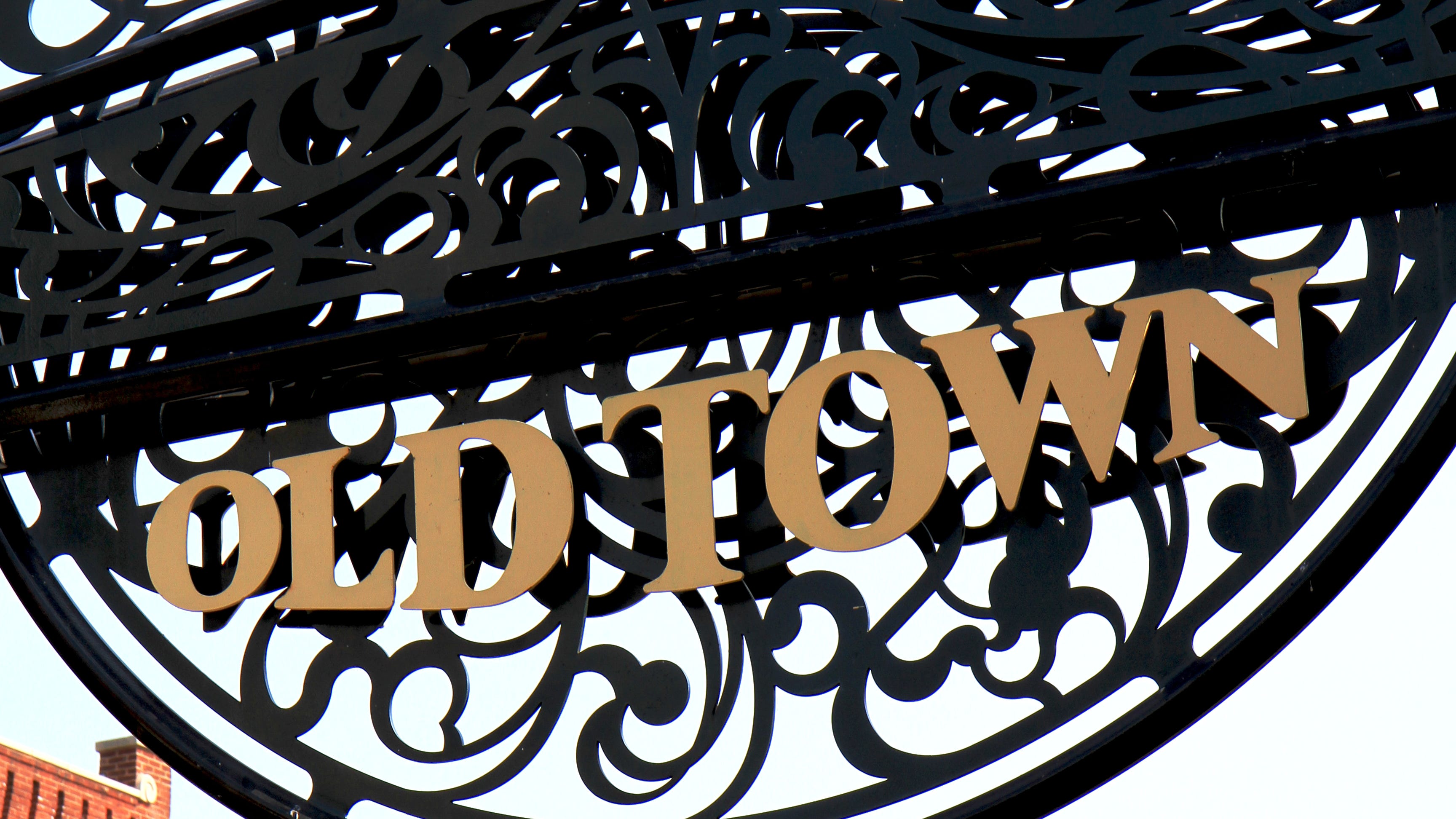 Old Town residents express concern after Wednesday's rowdy scene near North Avenue Beach