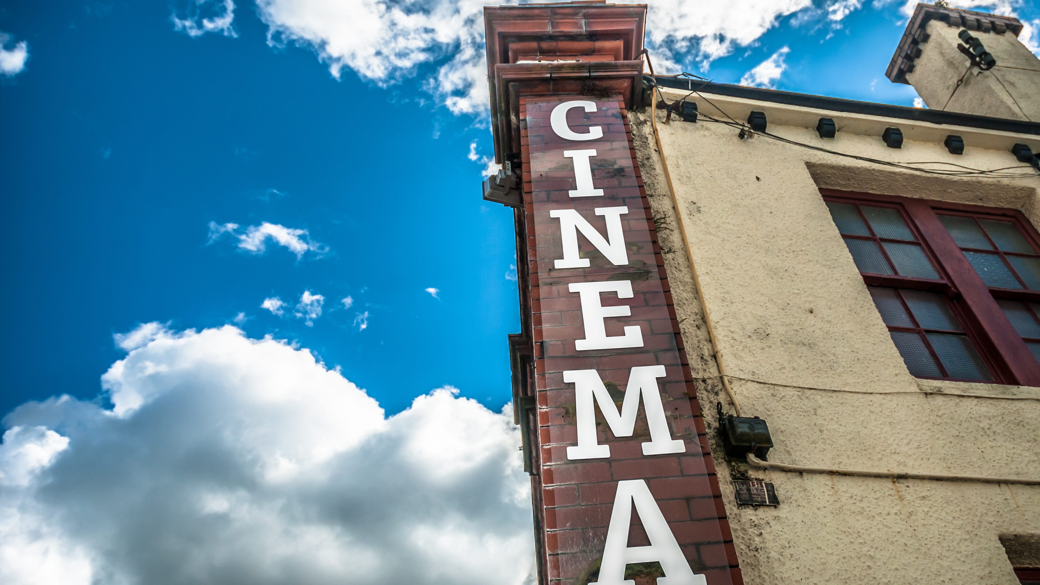 North Texas Wants to Know: What’s the appeal of historic movie theaters in the streaming era?