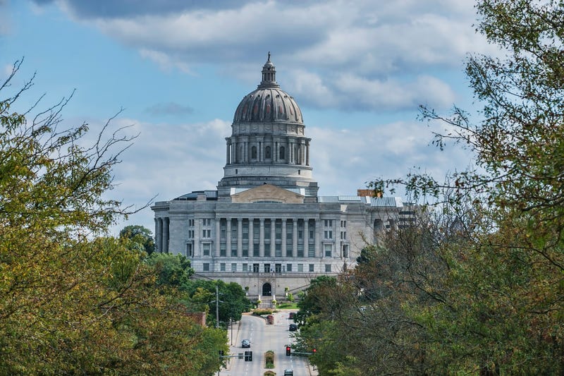 Missouri Senate moves on compromise plan to cut income taxes