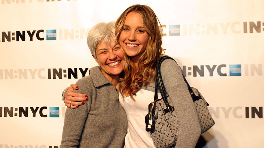 Amanda Bynes files to end her 9-year conservatorship: 'She believes her condition is improved'