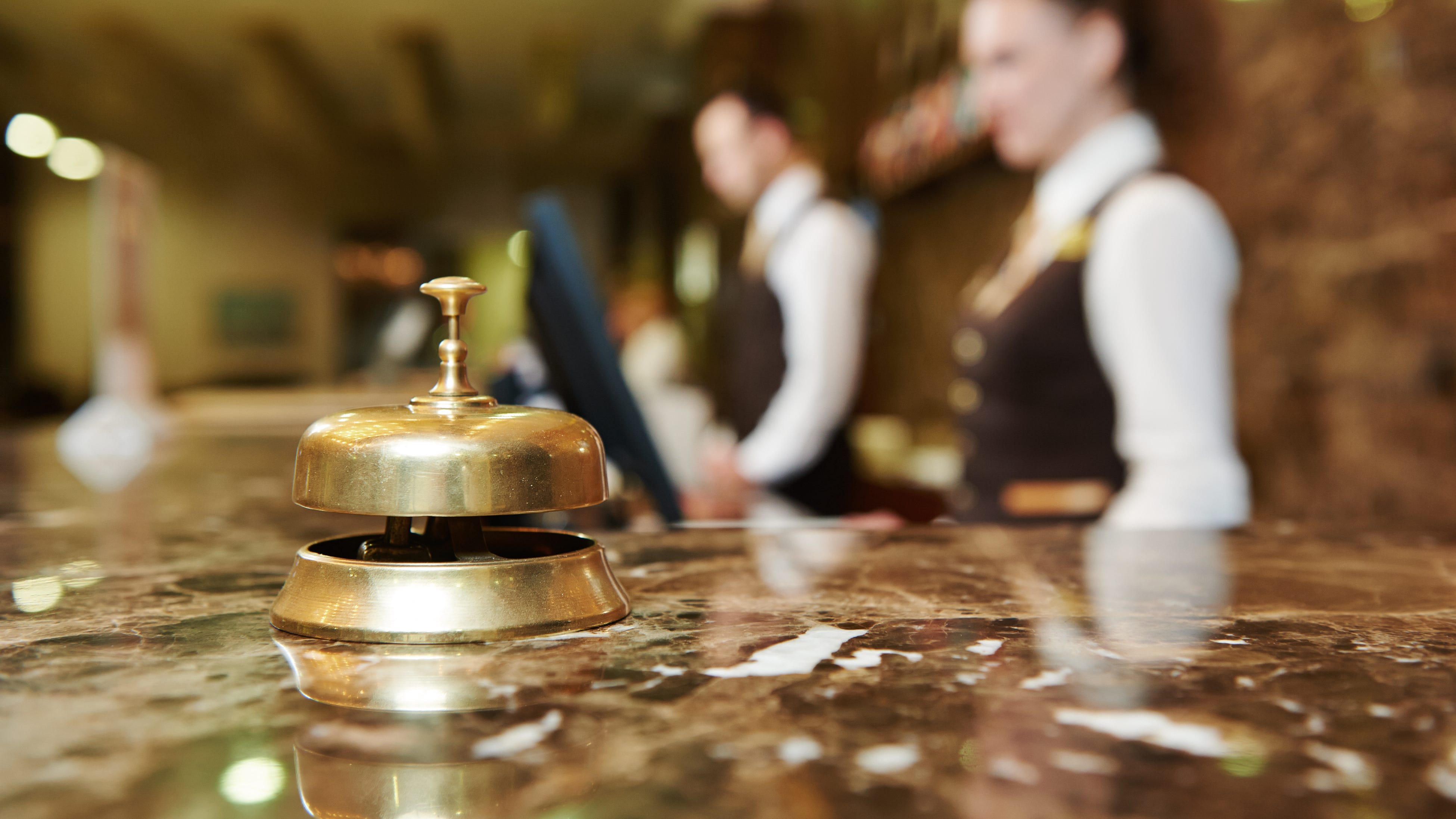 2,300 vacancies remain in Chicagoland's hospitality industry, despite rising tourism