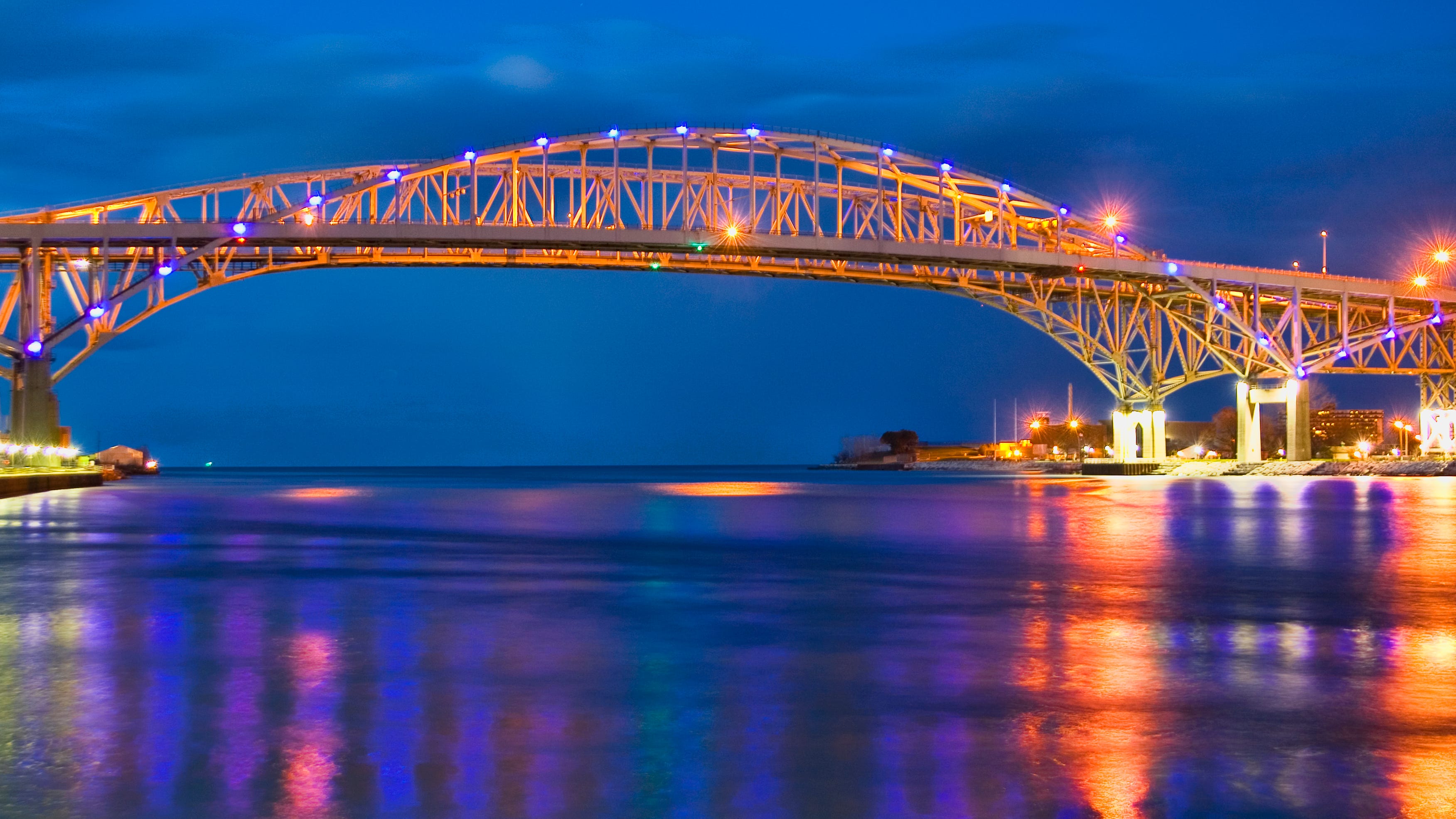 COVID-19 protests in Canada close entry to U.S. at Blue Water Bridge
