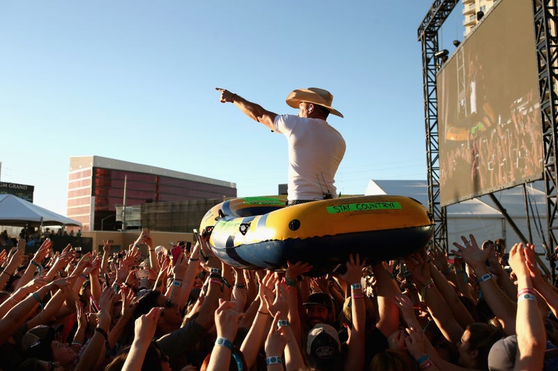 Dustin Lynch