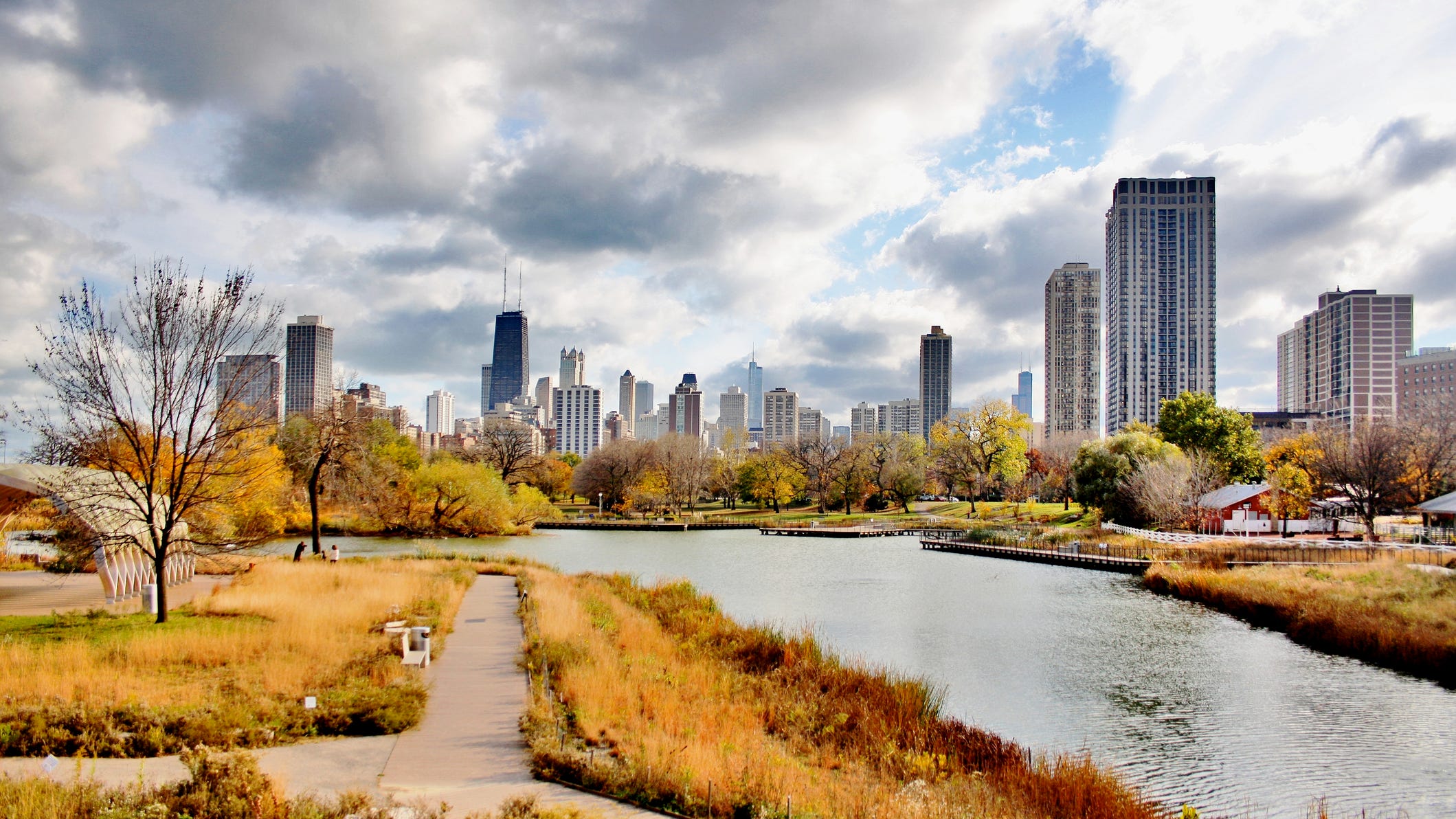 Illinois releases Fall Color Report; shares 5 new road trip itineraries for the best ways to experience the season