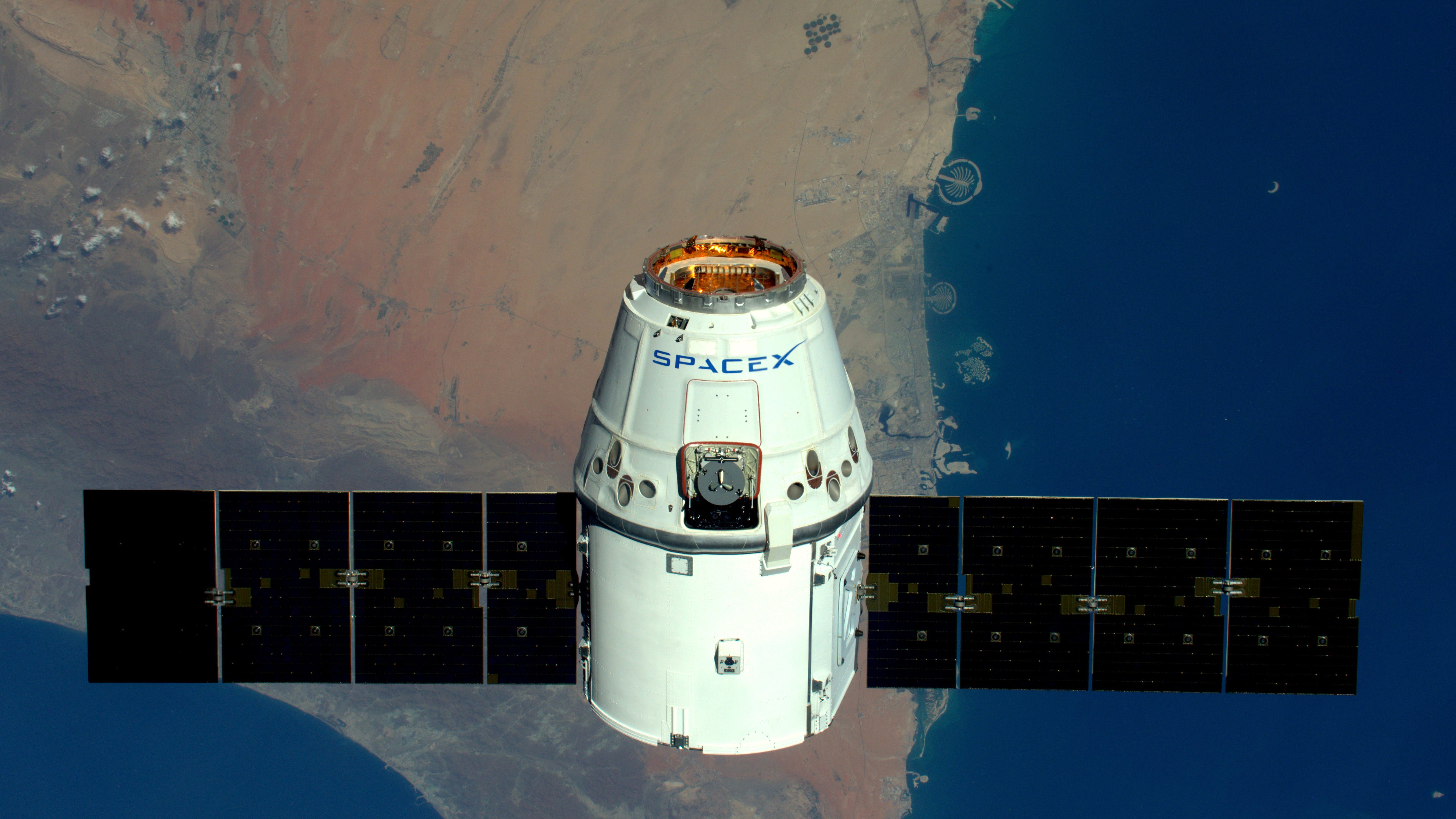 SpaceX's Dragon 1 makes final voyage to Museum of Science and Industry