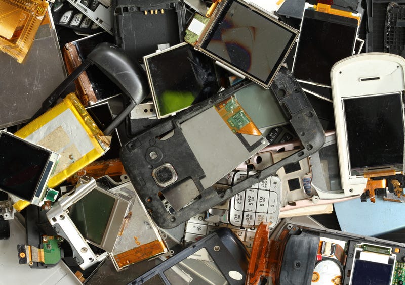 Study states U.S. throws out around 151 million cellphones a year