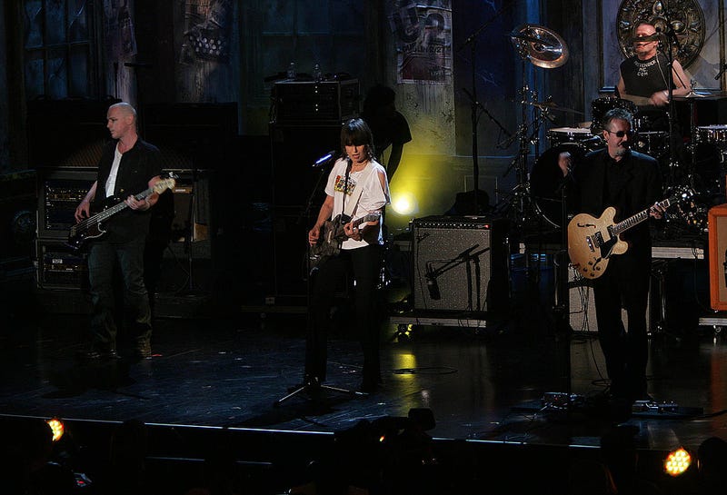 Inductee Chrissie Hynde (C) of The Pretenders performs on stage at the 20th Annual Rock And Roll Hall Of Fame Induction Ceremony at the Waldorf Astoria Hotel March 14, 2005 in New York City.
