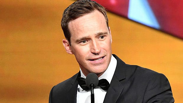 Mike Richards steps down as 'Jeopardy!' host amid controversy