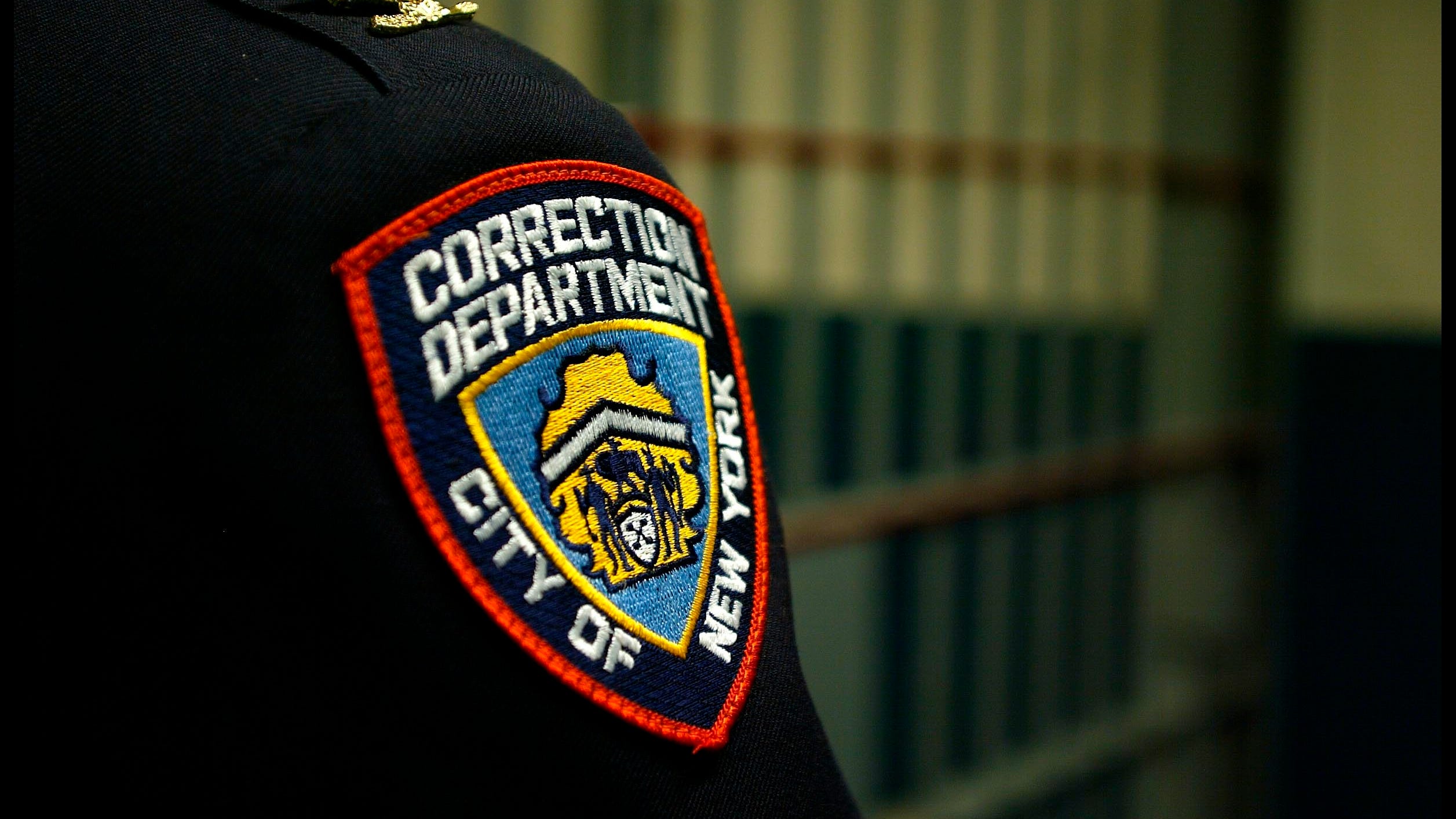Rikers Island detainee uses unsecured door to get to yard, walk around on roof of jail