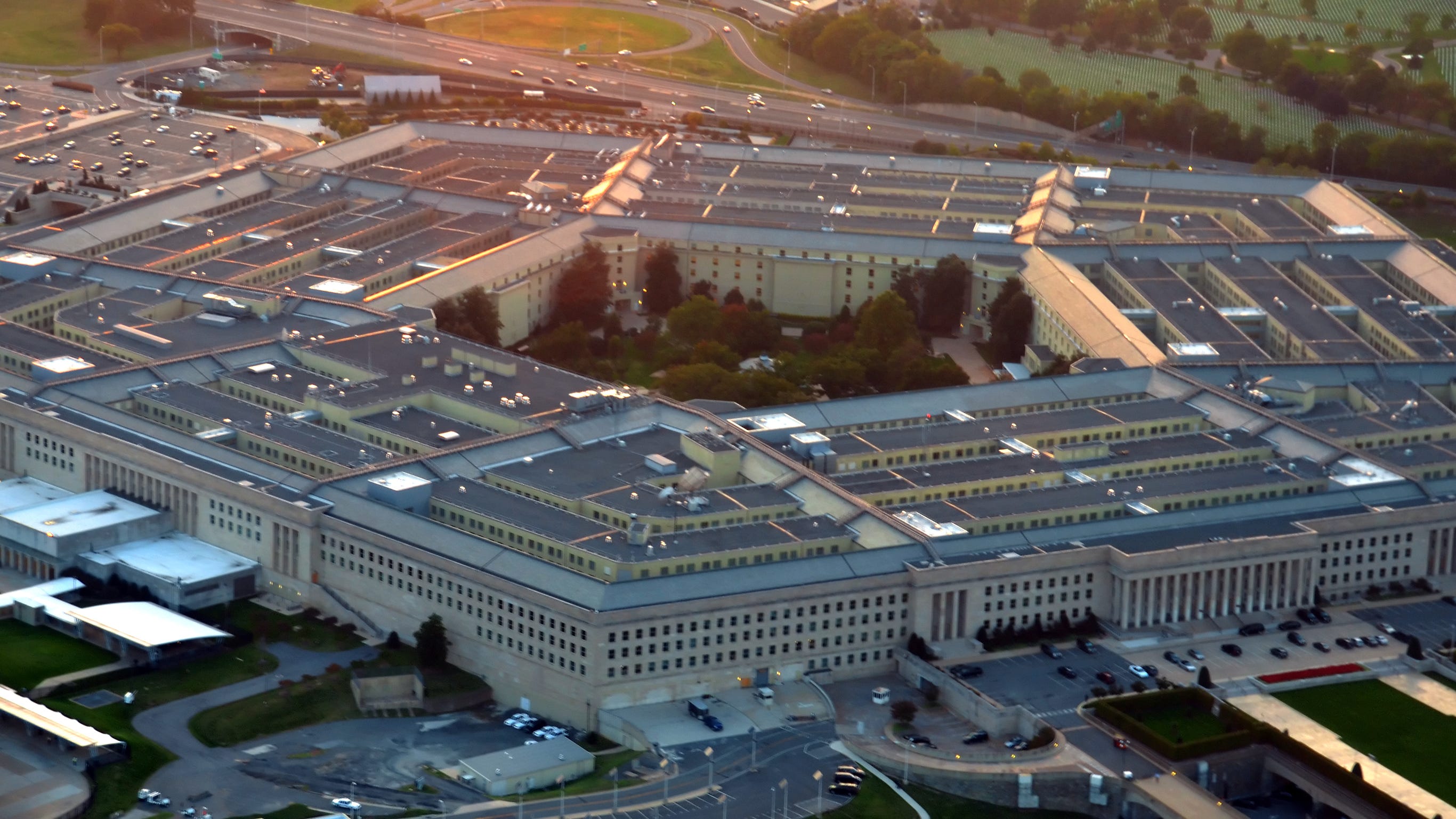 How did a Minecraft Discord server play a role in the largest Pentagon leak since Snowden?
