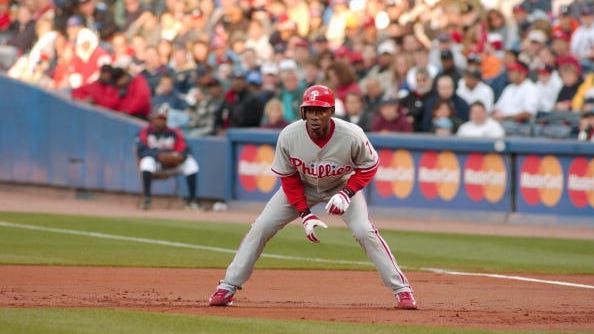 Kenny Lofton being sued after lewd photo controversy