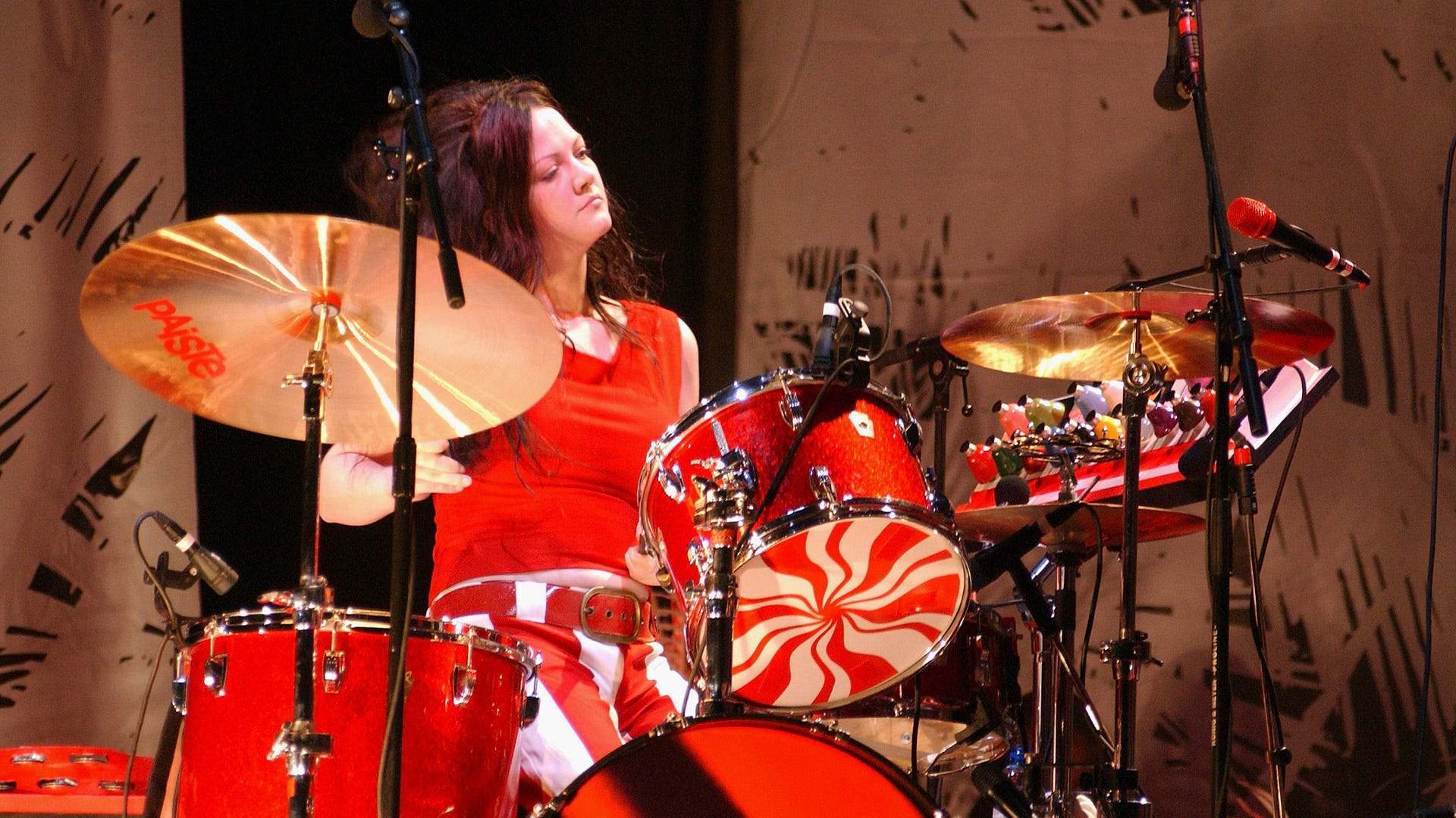 Twitter rallies to defend The White Stripes' Meg White from sexist slander