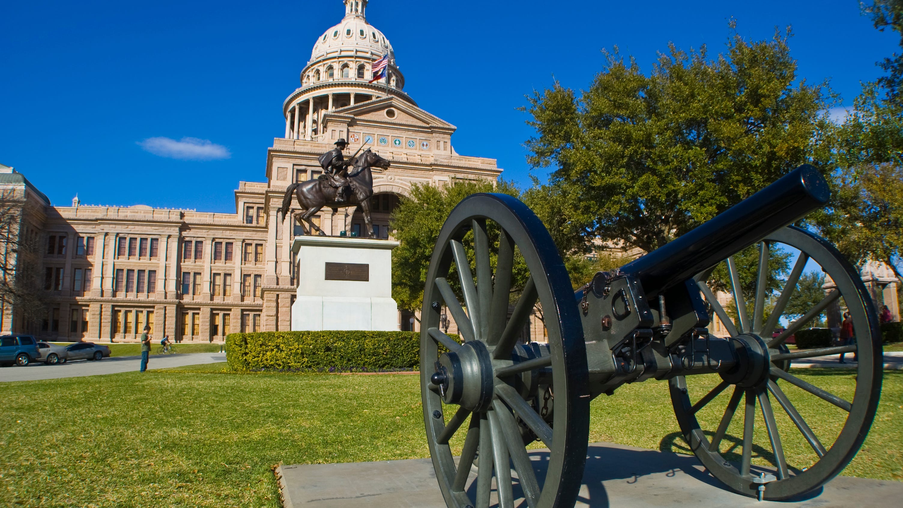 Texas files lawsuit wanting Planned Parenthood to give back Medicaid reimbursements and to pay fines