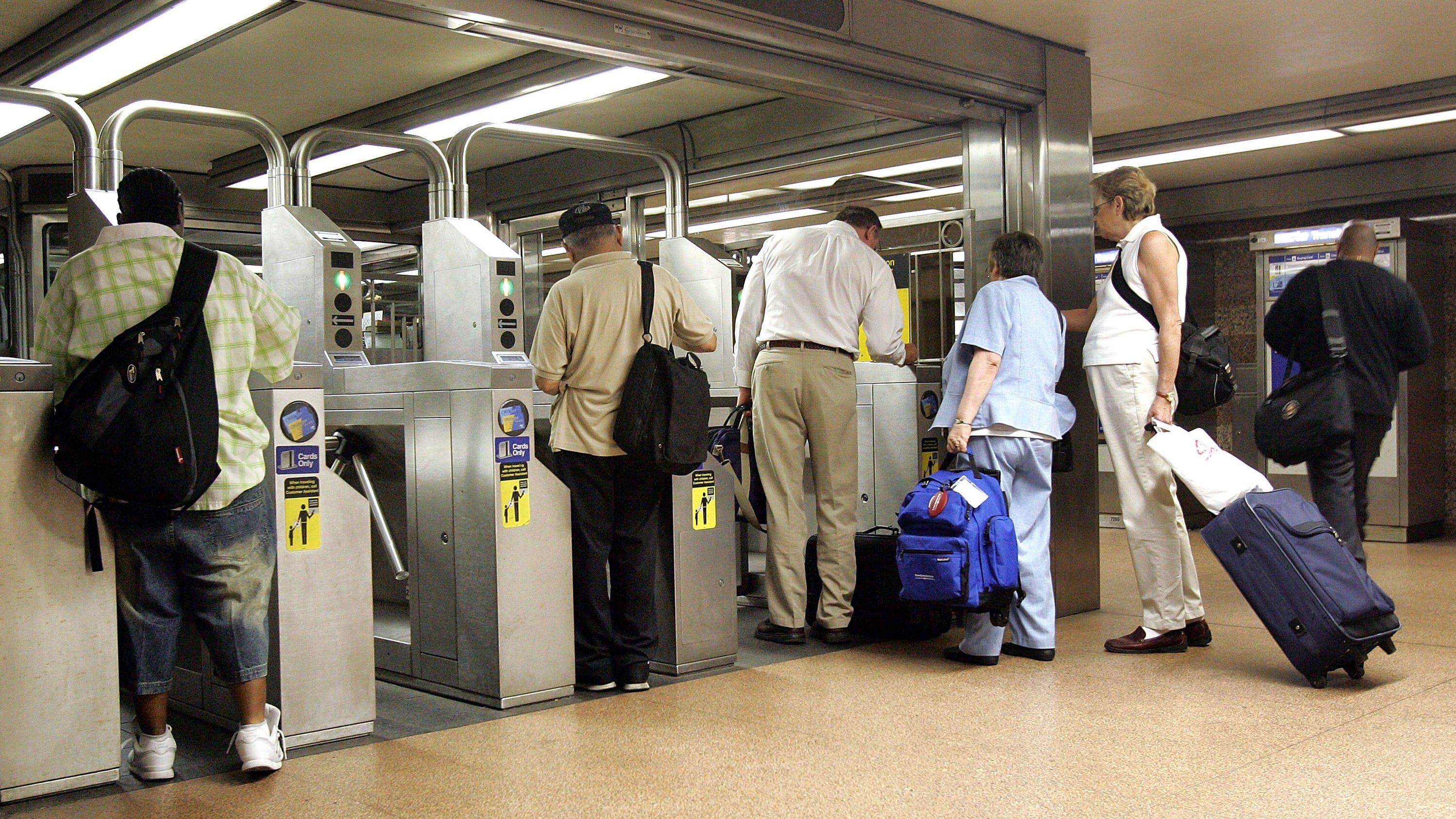 Body found at CTA Blue Line station in South Loop