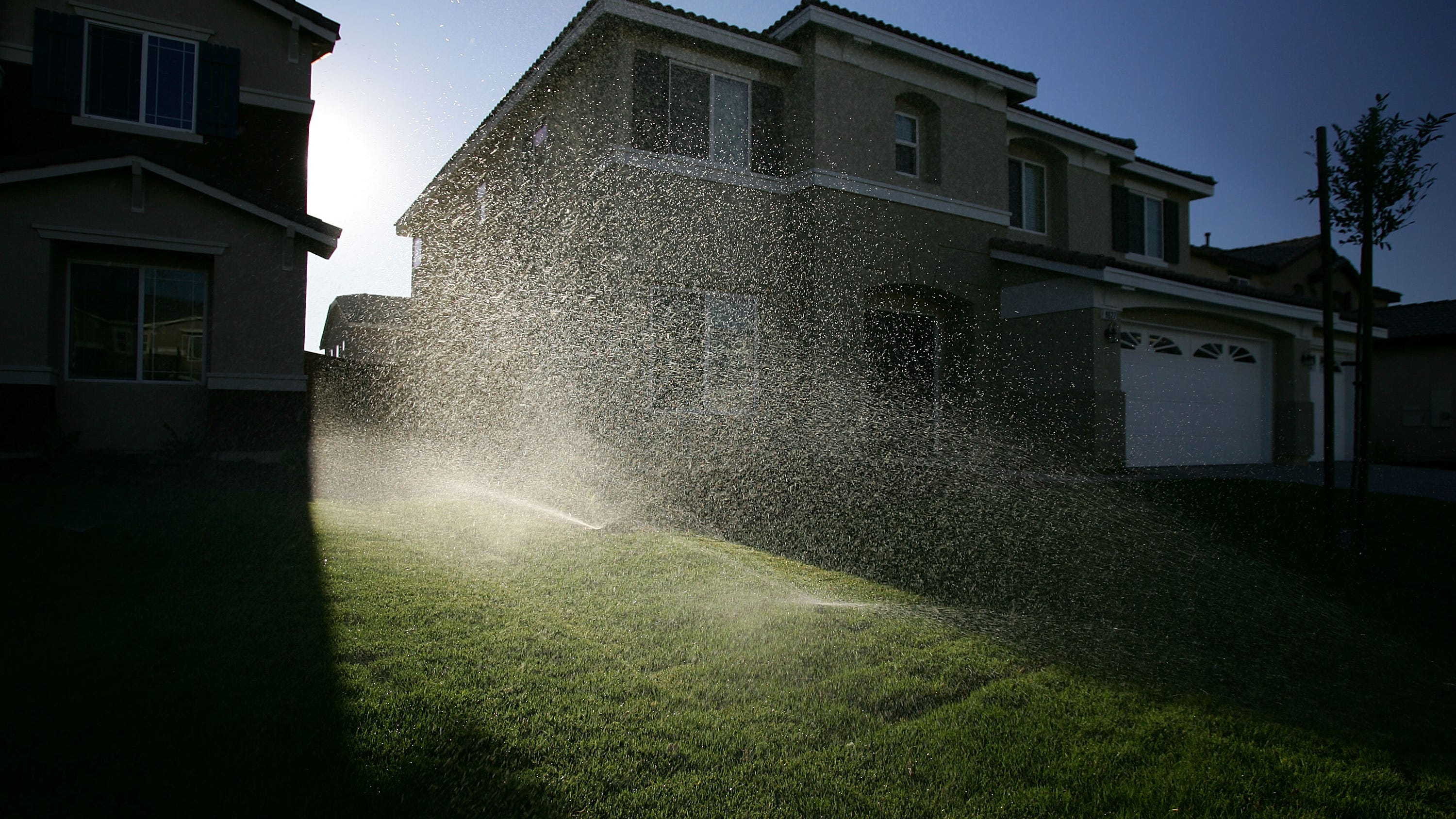 People urged to conserve water amid hot, dry conditions