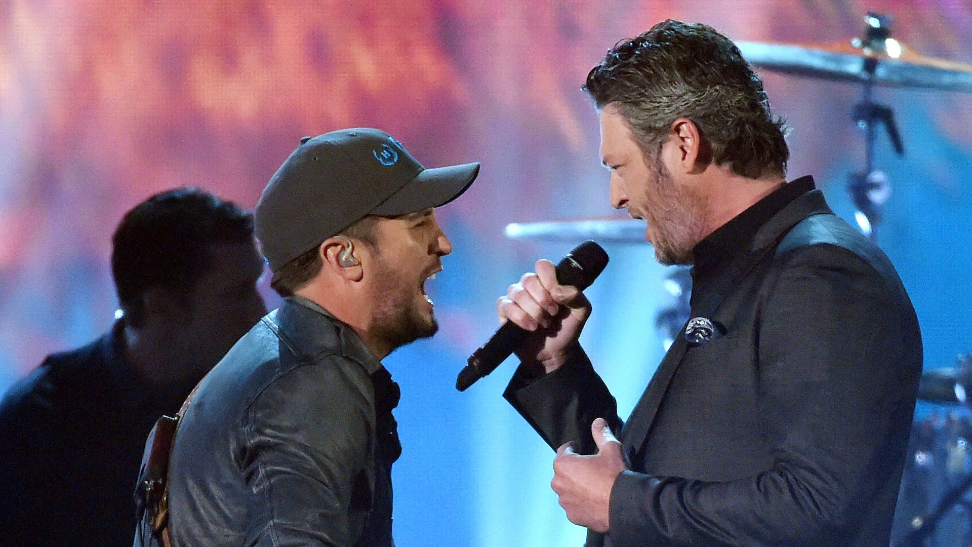 Luke Bryan claiming he’s a better farmer than Blake Shelton is as Country as it gets