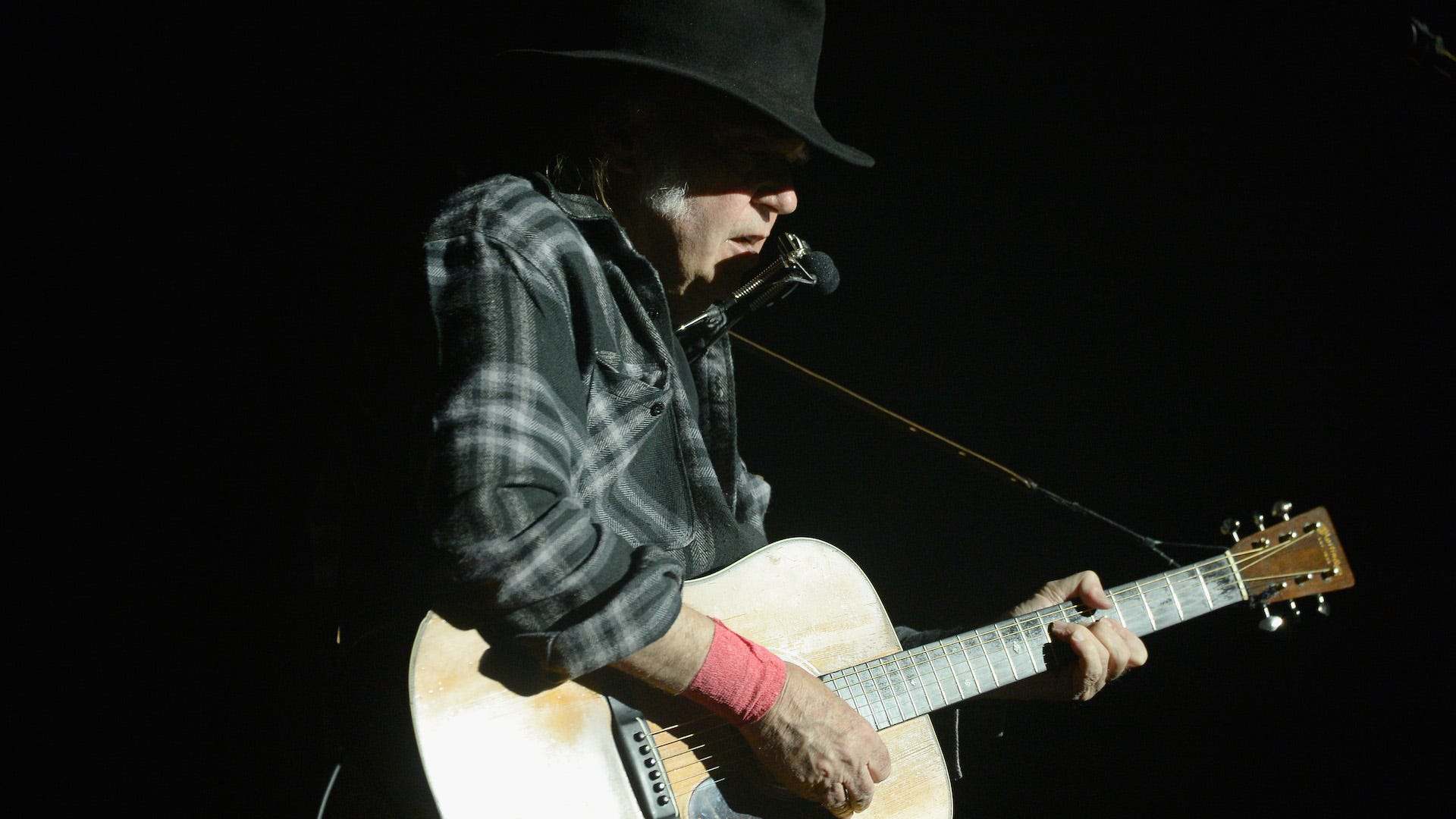 First Impressions: Neil Young - ‘Carnegie Hall 1970’