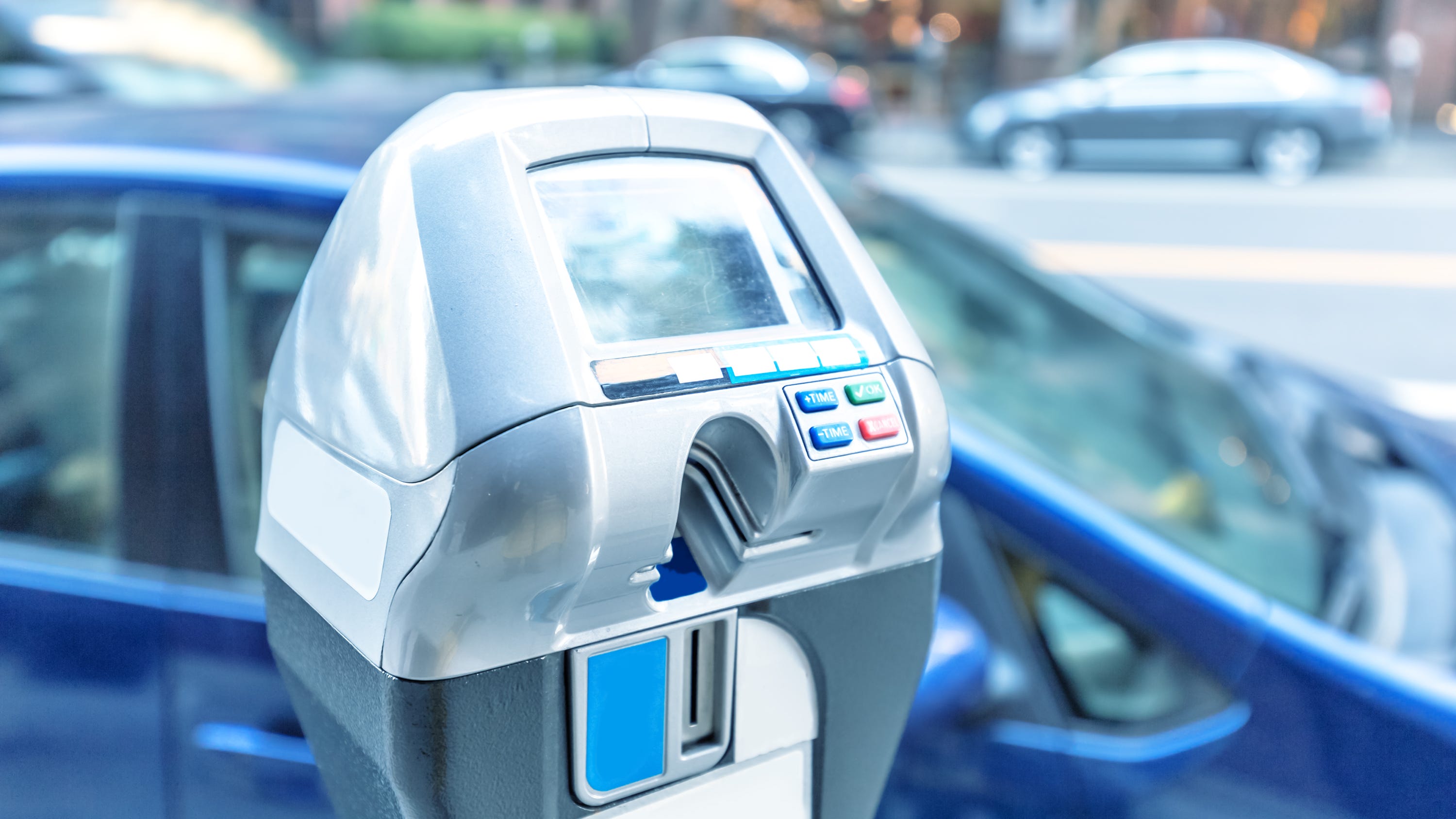 Non-residents may soon have to pay to park along lakefront in Evanston