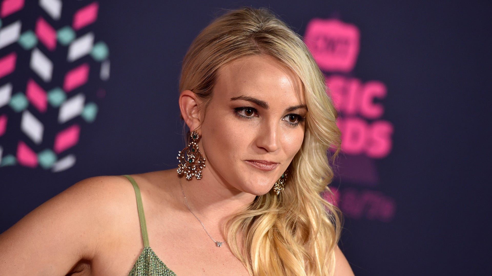 Jamie Lynn Spears tearfully discusses relationship with Britney Spears: 'I love my sister'