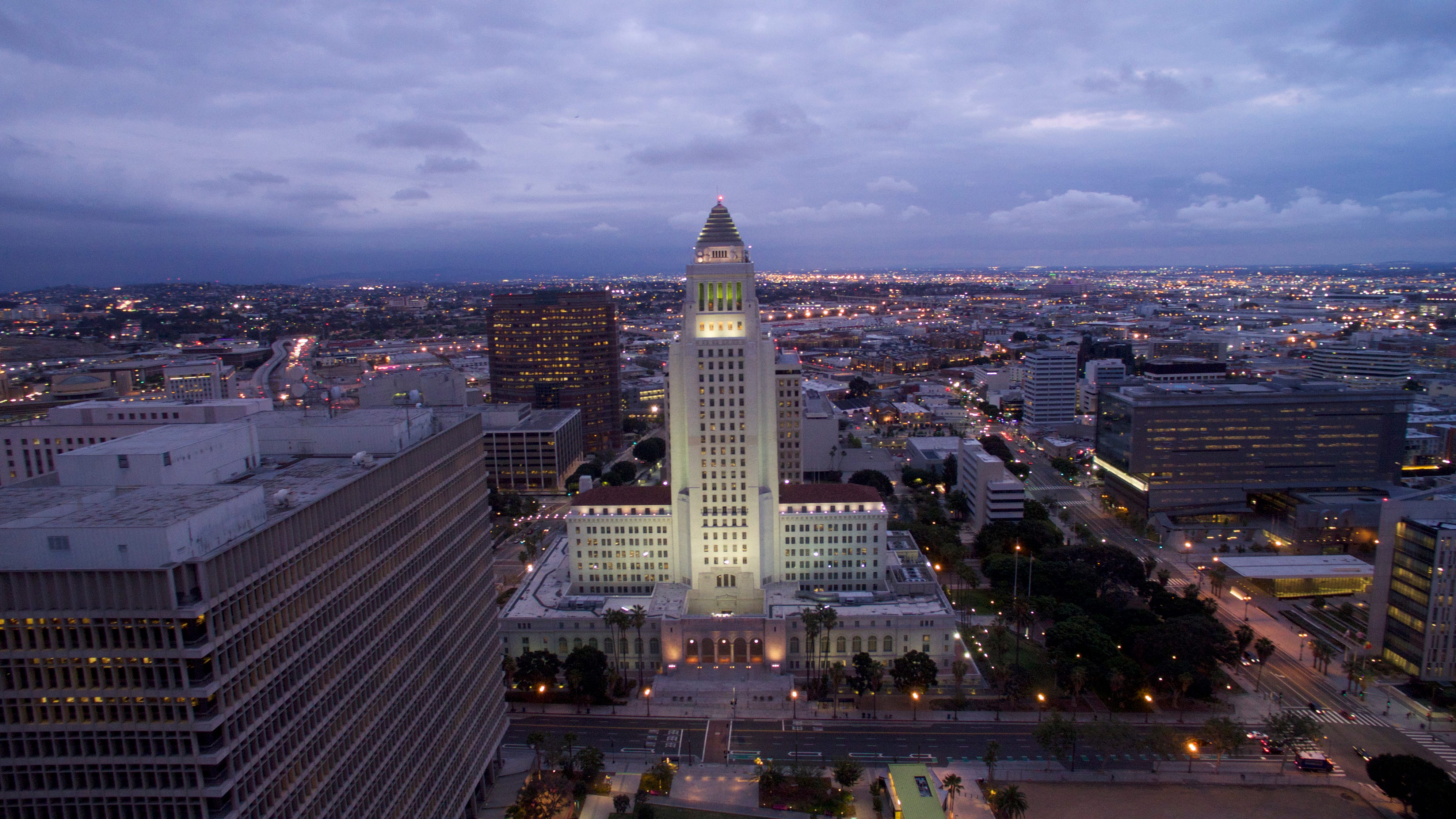 Is LA a crooked city? At this point, yes, says political expert