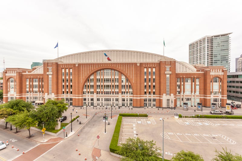 Dallas Mavericks sue Dallas Stars over control of American Airlines Center