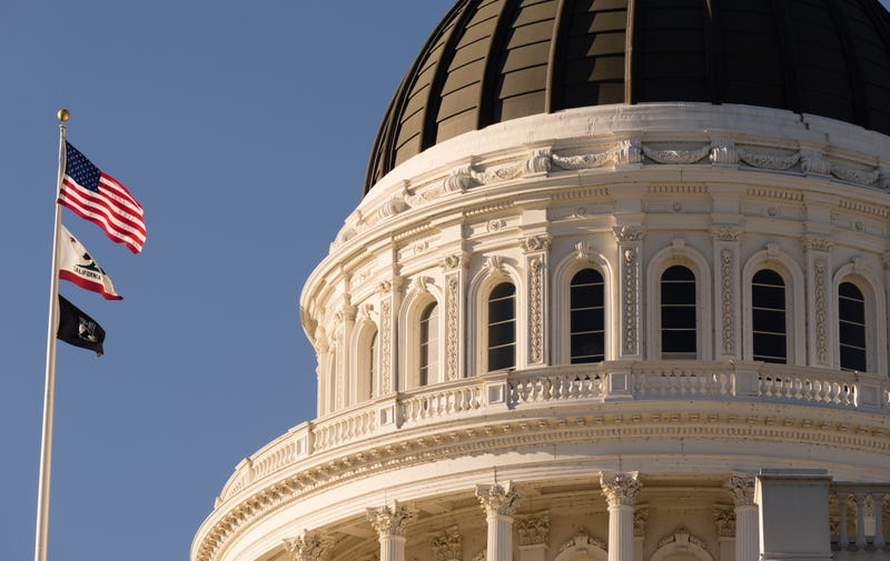 A COVID-19 outbreak at the state Capitol has caused legislative leaders to re-impose a mandate to wear masks. (Getty Images)