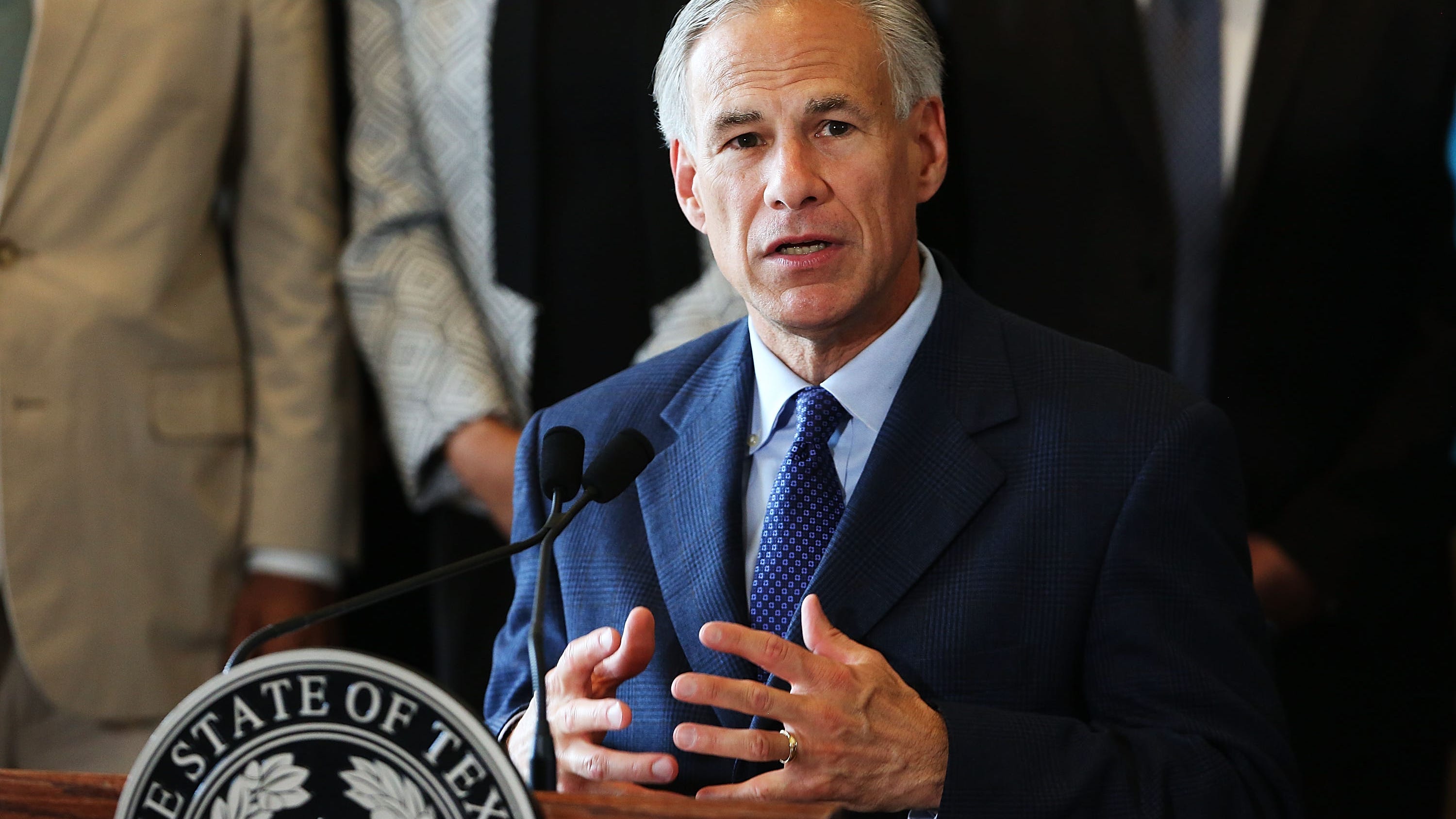 Texas gov threatens to challenge SCOTUS ruling that allows migrant kids to go to school
