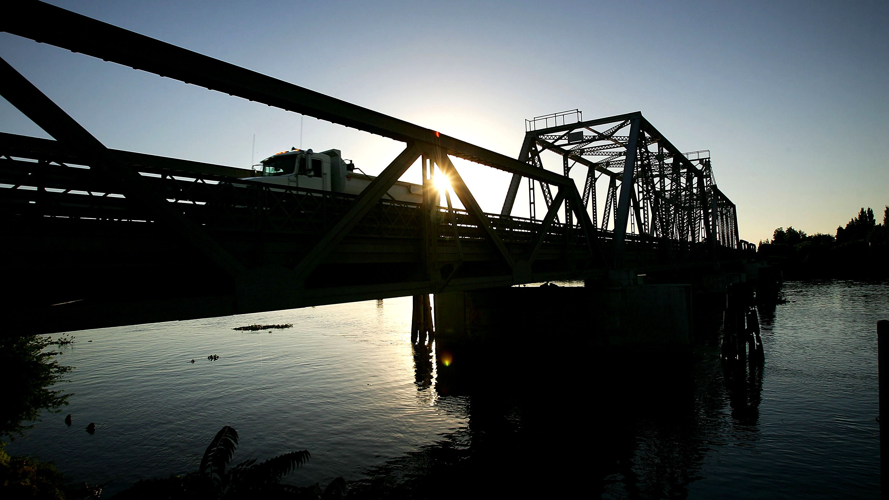 Drought prompts CA to halt water diversions in Sacramento-San Joaquin Delta