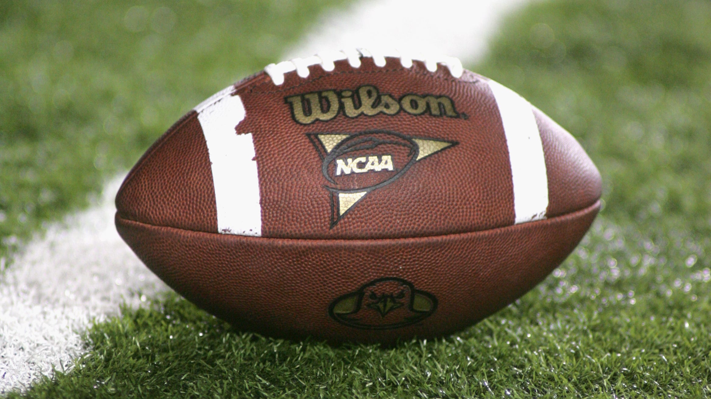 LSU falls, Tulane climbs in AP Top 25