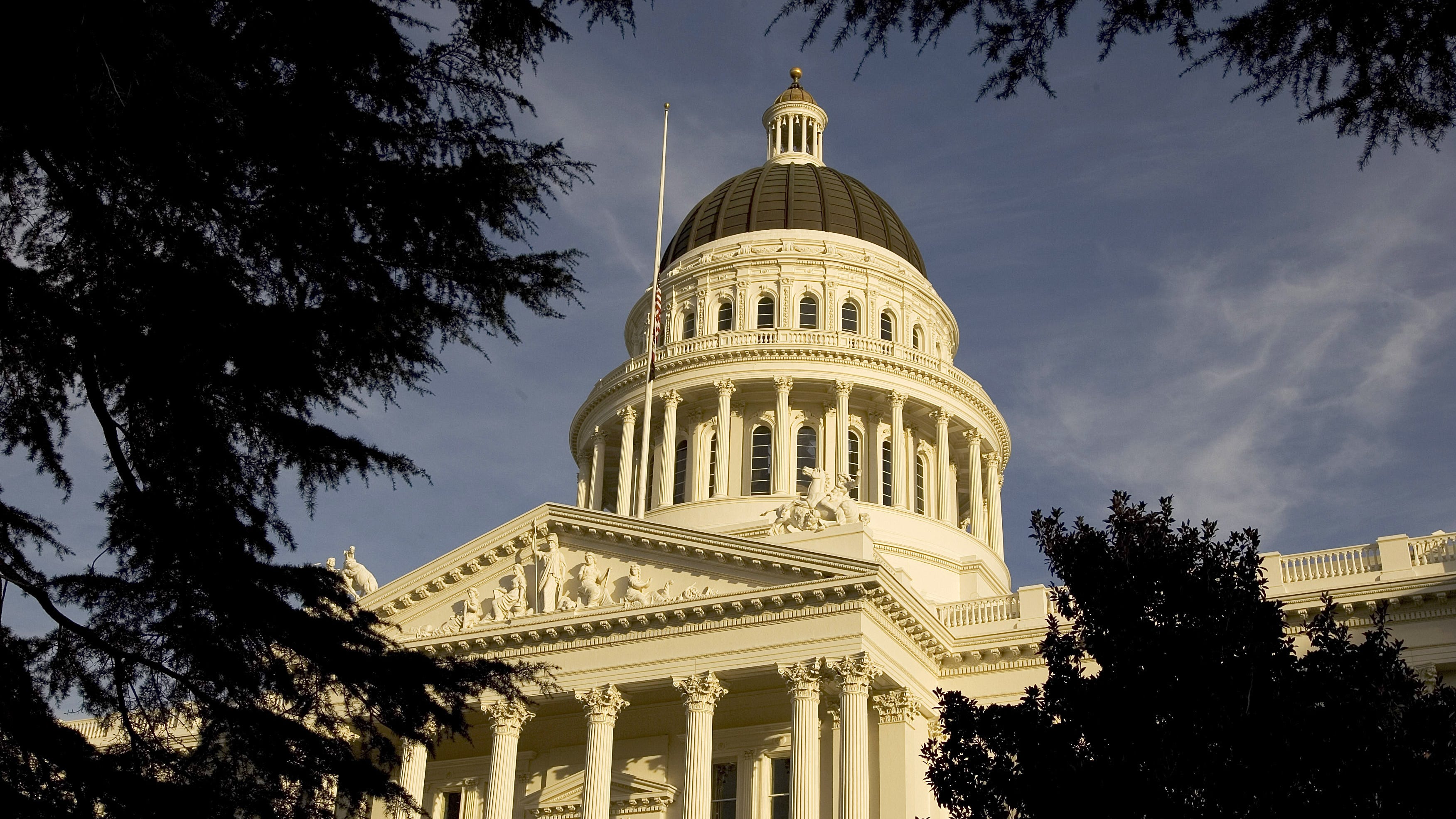 Lawmakers drop idea for a California statewide vaccine mandate
