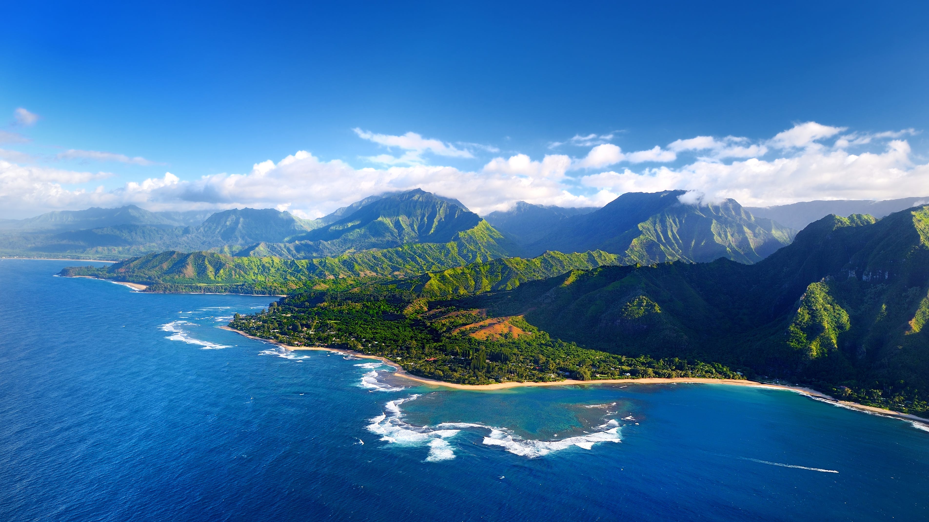 Hawaii governor urges tourists to stay away