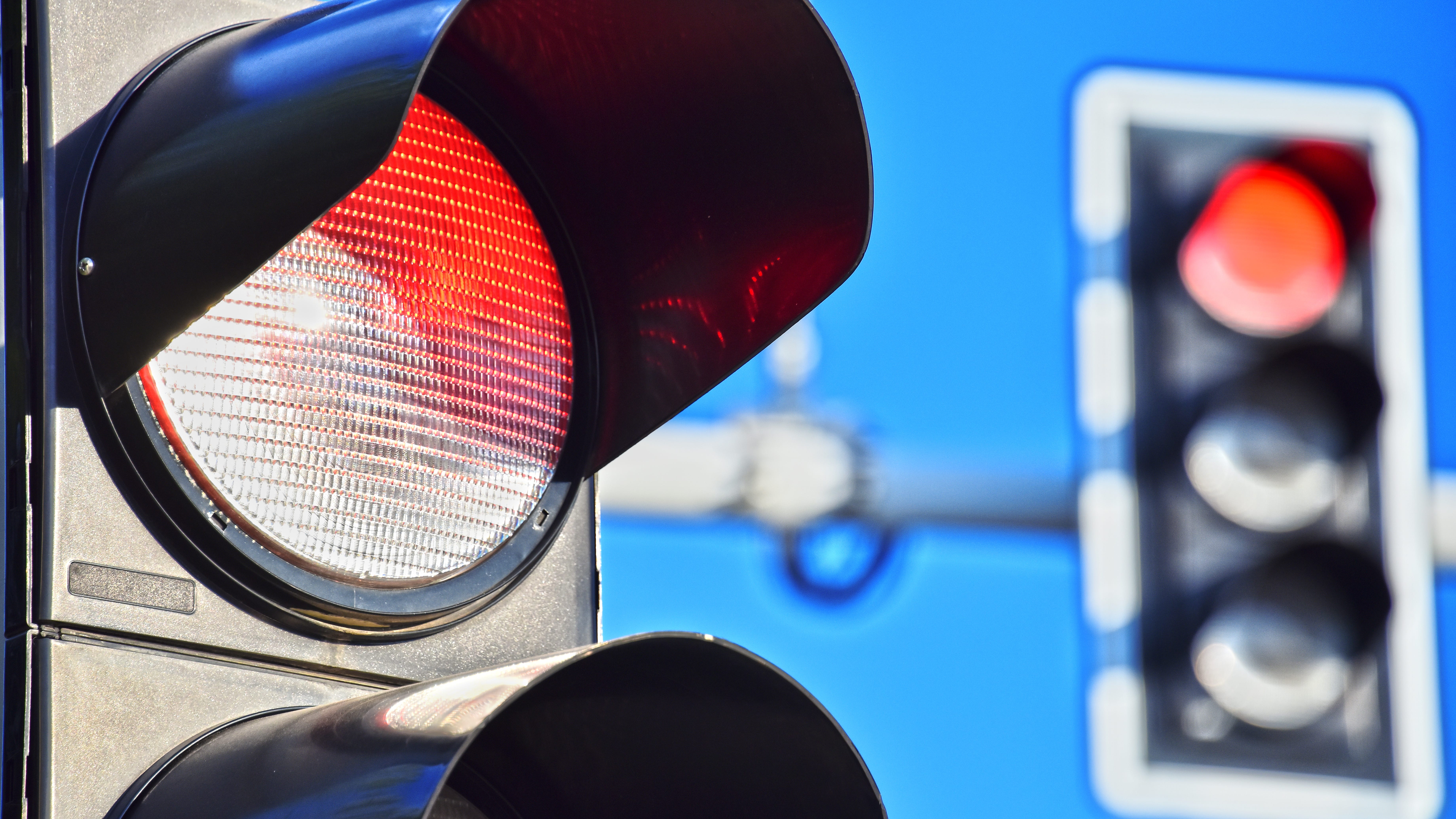 Judge green lights controversial red light camera in Oakbrook Terrace — for now