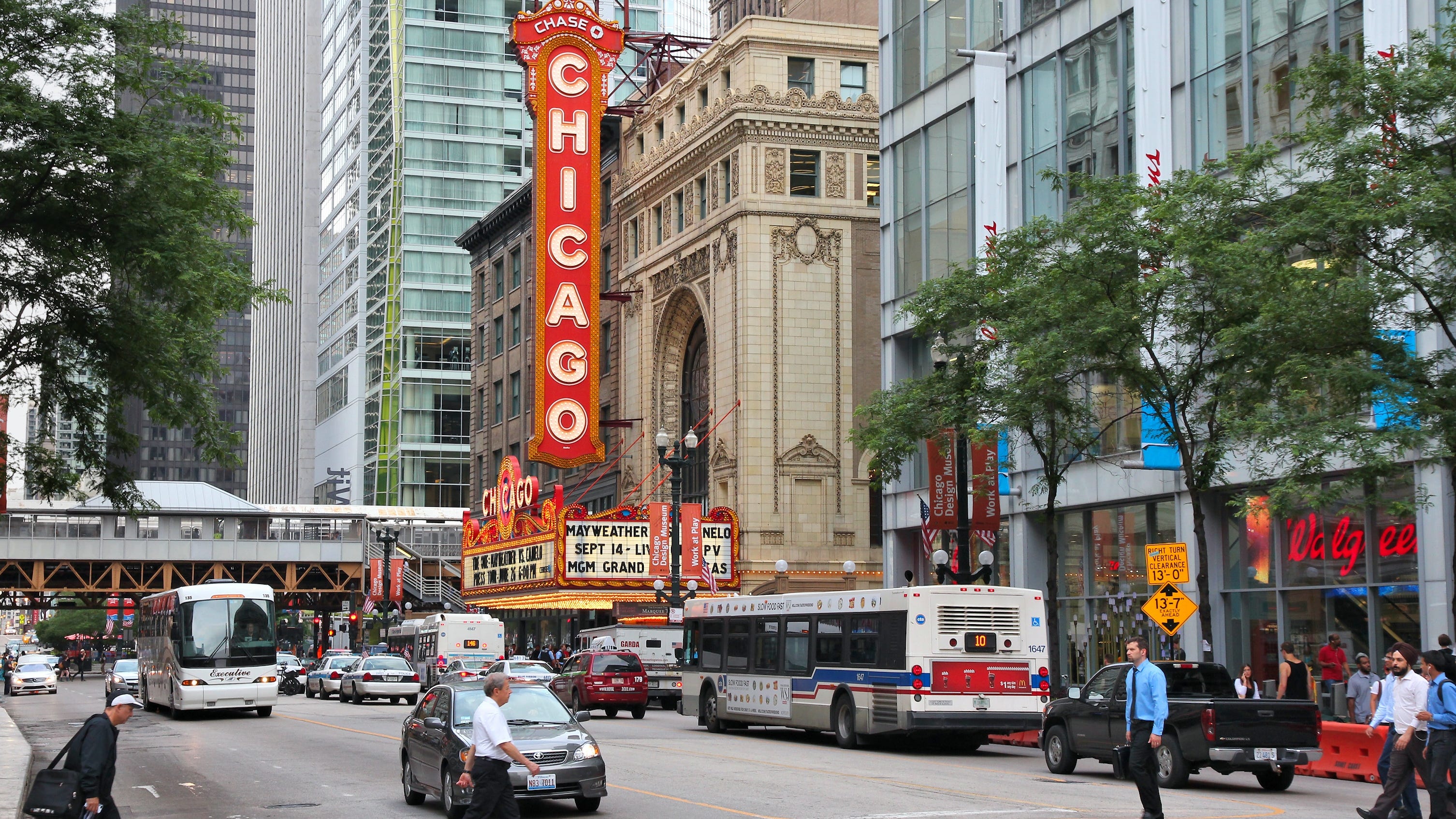 Sundays on State: Chicago Loop Alliance considering open streets project