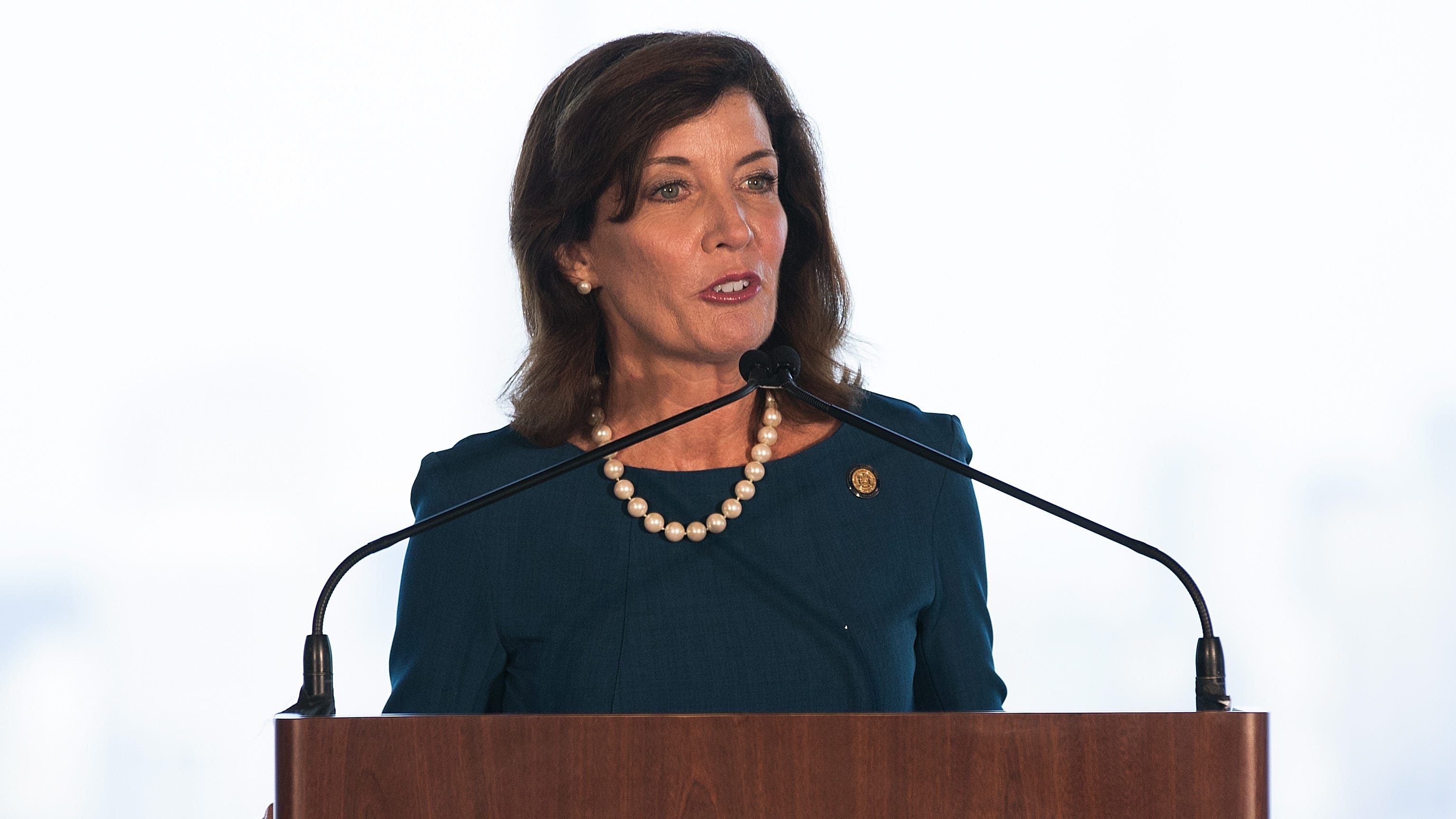 ÓMICRON EN NY: Hochul anuncia 5 casos, en NYC y Suffolk