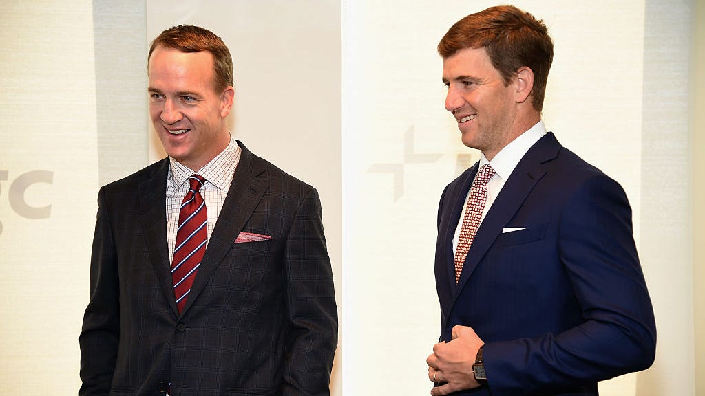 Fire alarm blares during Manning brothers' MNF broadcast: 'Eli, what'd you do?'