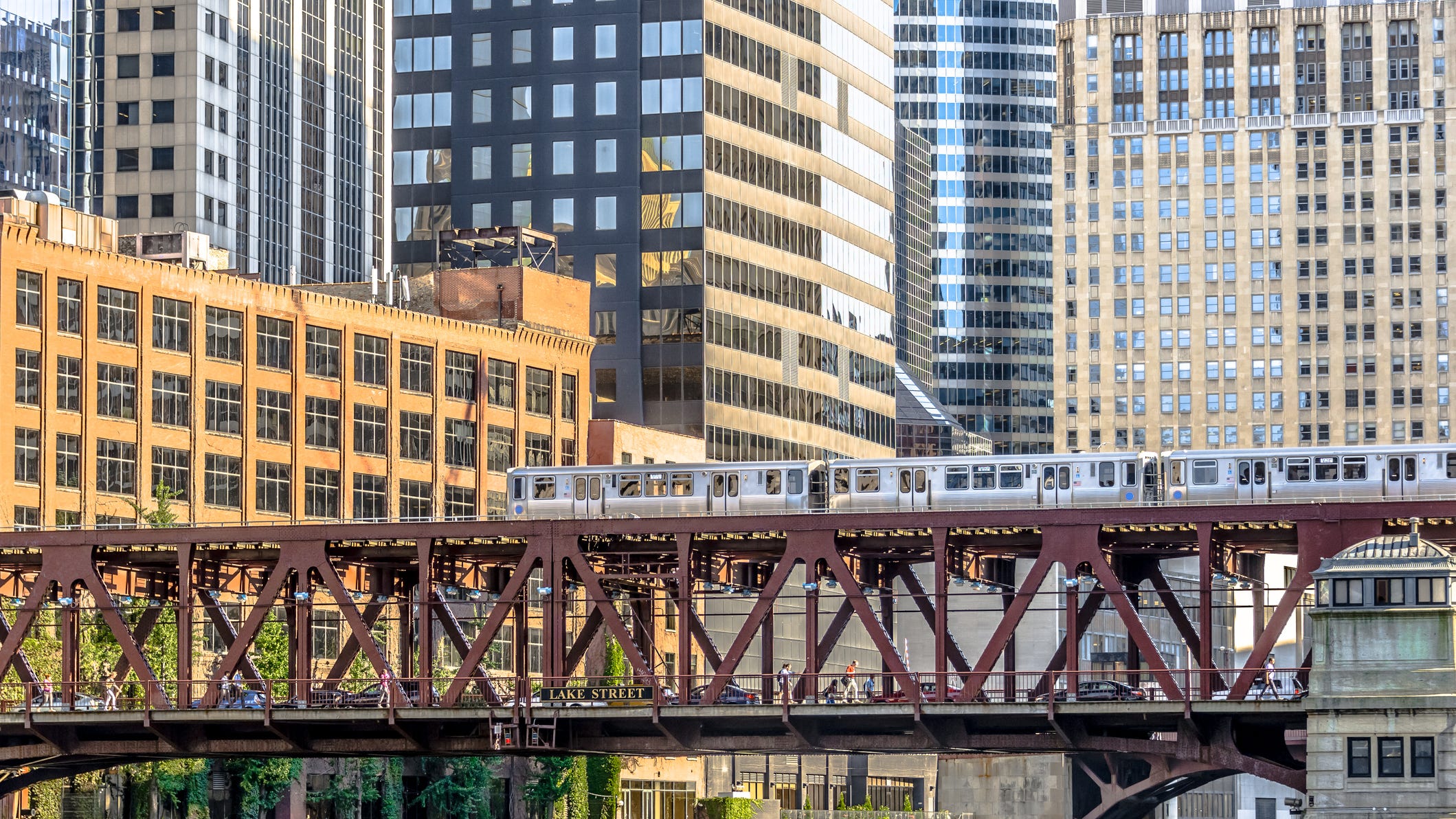 Corporations are leaving Chicago in droves and here's why