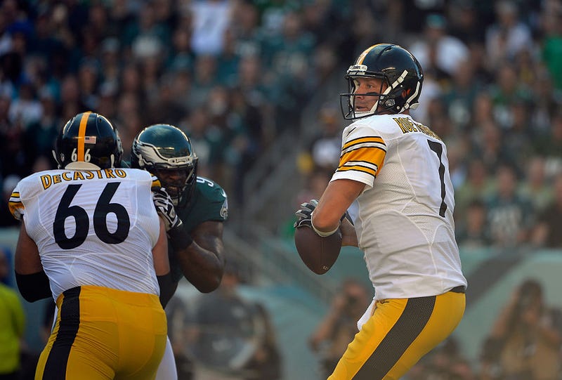 David DeCsatro protecting Ben Roethlisberger v Eagles