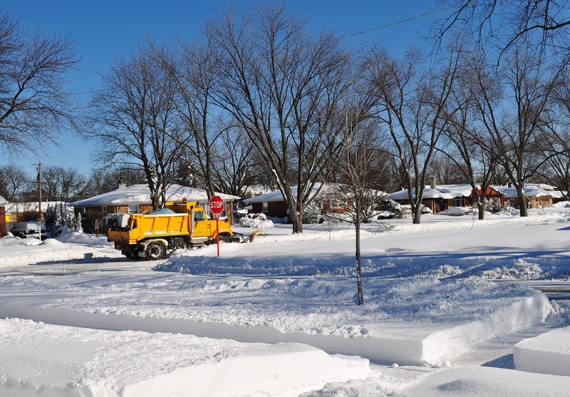 Need extra cash this winter? IDOT is hiring ‘snowbirds’ to plow and salt streets.